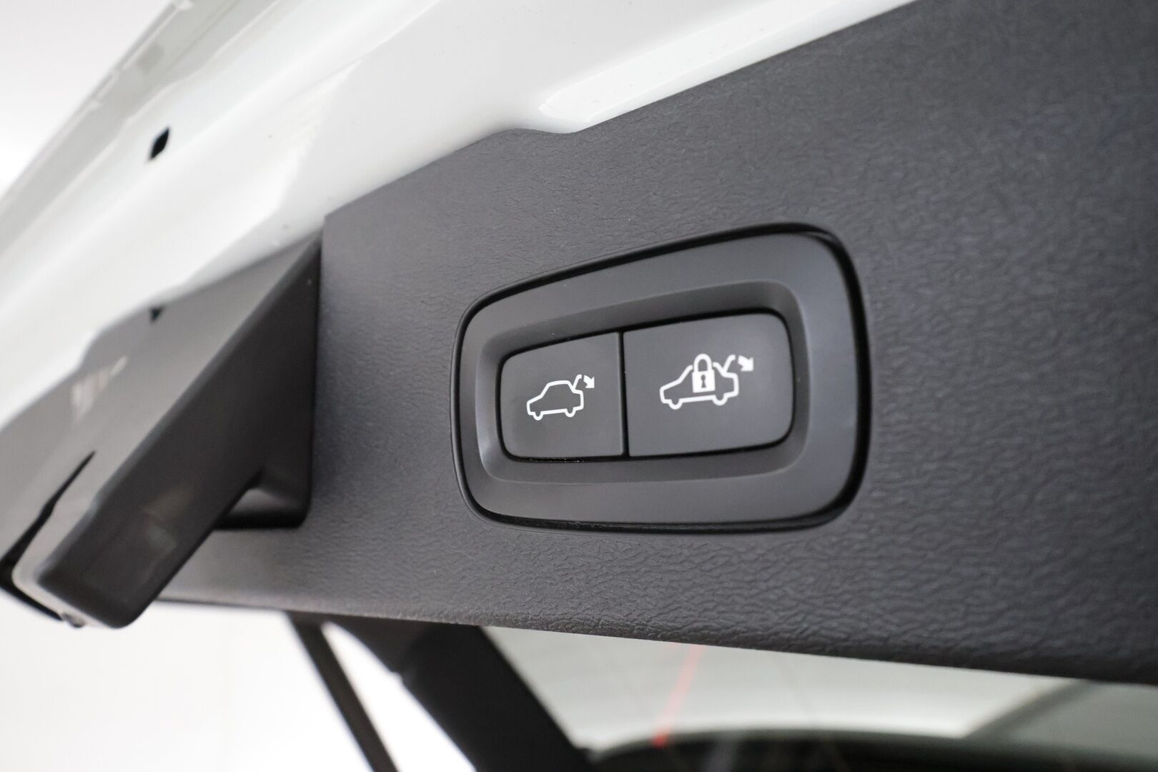 Volvo V60 Cross Country 2020 D4 AWD aut ** Webasto / Koukku / Adapt.Vakkari / P.Kamera / LED-valot / Navi / Kaistavahti / KeylessGO ** - 3,99 % KORKOTARJOUS TÄHÄN AUTOON - 2x Renkaat