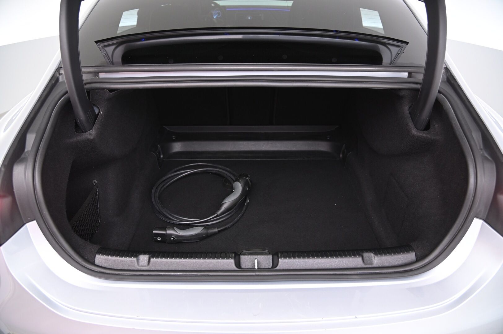 Mercedes-Benz EQE 2024 300 AMG - AMG Sisä- ja ulkopaketti | DTR+ | Koukku | Sähköpenkit muistilla | ILP | Kessy | Ambient | Erikoisväri | SOH 94%