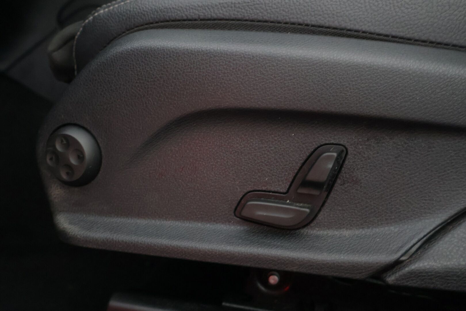 Mercedes-Benz GLC 2021 GLC 350 e 4Matic A Premium Business AMG* Burmester / LED High performance / Taittuva koukku / P-Kamera / Osanahka * - * AMG-Paketti / Lisälämmitin / Navi / Vakkari / P-tutkat *