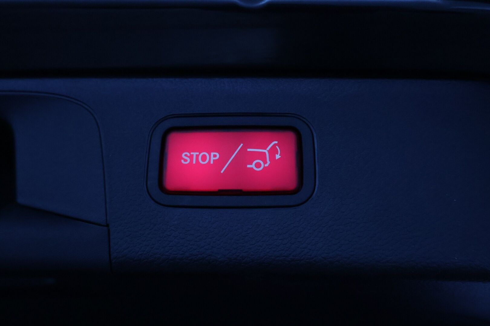 Mercedes-Benz GLC 2021 GLC 350 e 4Matic A Premium Business AMG* Burmester / LED High performance / Taittuva koukku / P-Kamera / Osanahka * - * AMG-Paketti / Lisälämmitin / Navi / Vakkari / P-tutkat *