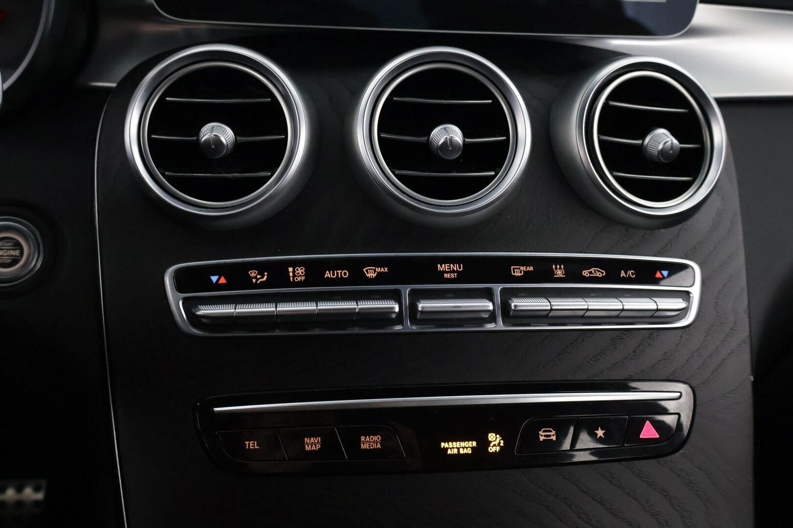 Mercedes-Benz GLC 2021 GLC 350 e 4Matic A Premium Business AMG* Burmester / LED High performance / Taittuva koukku / P-Kamera / Osanahka * - * AMG-Paketti / Lisälämmitin / Navi / Vakkari / P-tutkat *