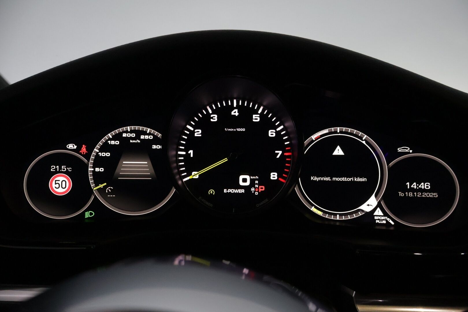 Porsche Panamera 2020 4 E-Hybrid Sport Turismo 10 Years Edition * Bose / Soft Close / Matrix LED / ACC / Sport Putkisto / Panorama* - Harvinainen 10v Juhlamalli!/ Puhdas vertical  / 14-Suunt. istuimet  / Alcantara ratti / Ratinlämmitin / P-kamera / Ilma-alusta / Bliss