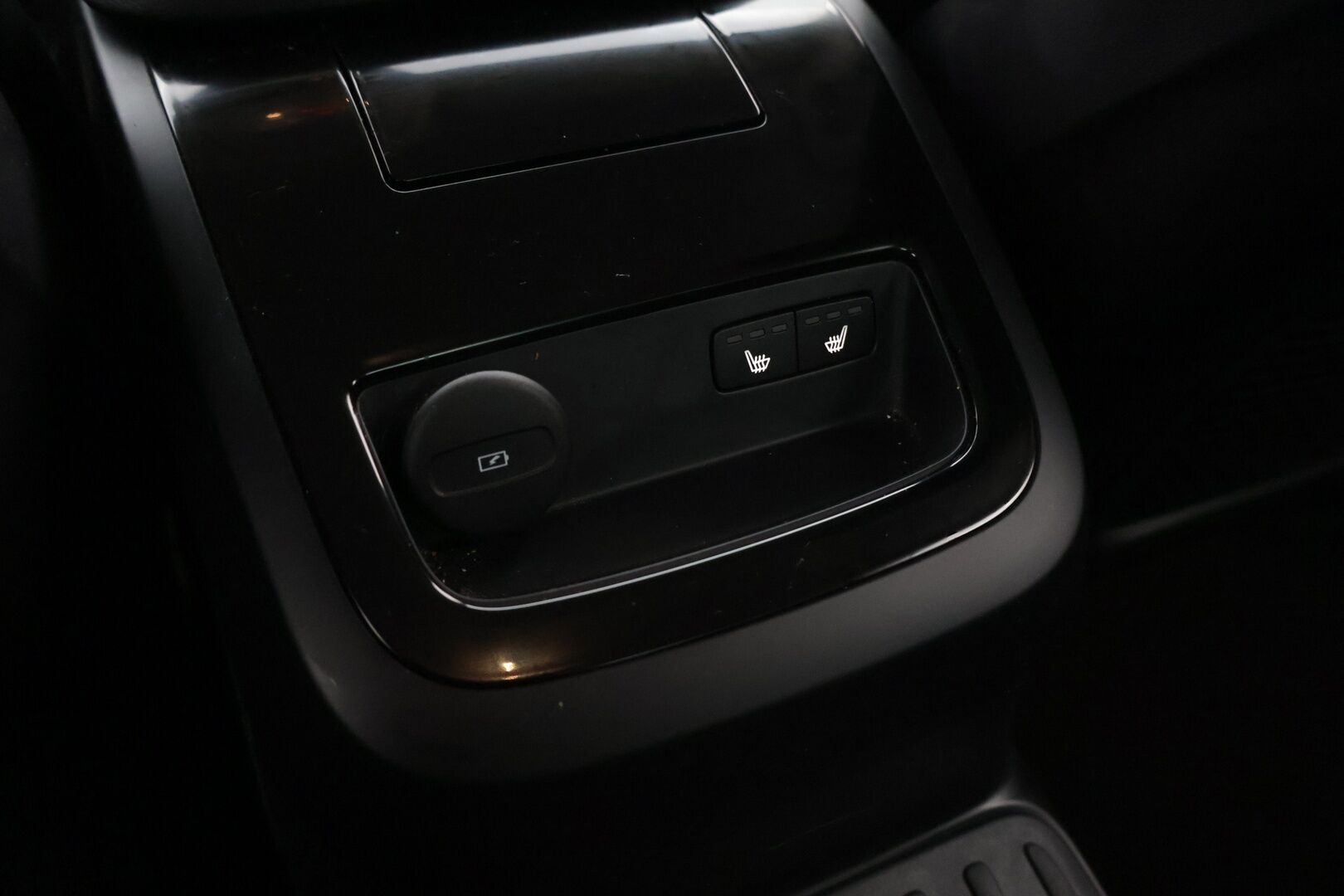 Volvo S60 2023 S60 T6 AWD Long Range High Performance Plus Dark aut **Recharge / ACC / P-kamera / Muistipenkit / BLIS / Full LED / Digimittaristo - Näyttävä! / 2 renkaat* - HULLUT BLACKWEEK JATKOT - KORKOTARJOUS 2,49%