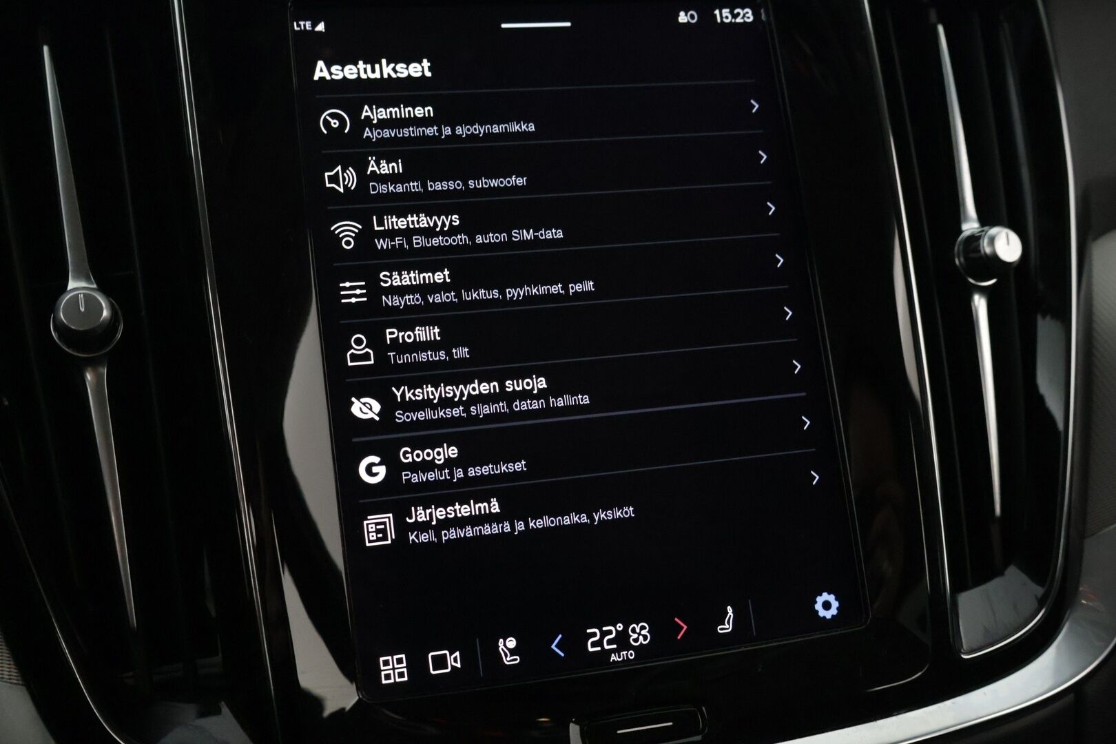 Volvo S60 2023 S60 T6 AWD Long Range High Performance Plus Dark aut **Recharge / ACC / P-kamera / Muistipenkit / BLIS / Full LED / Digimittaristo - Näyttävä! / 2 renkaat* - HULLUT BLACKWEEK JATKOT - KORKOTARJOUS 2,49%