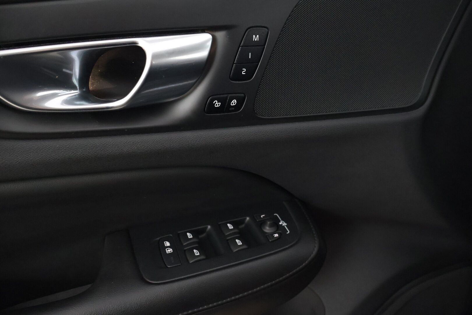 Volvo S60 2023 S60 T6 AWD Long Range High Performance Plus Dark aut **Recharge / ACC / P-kamera / Muistipenkit / BLIS / Full LED / Digimittaristo - Näyttävä! / 2 renkaat* - HULLUT BLACKWEEK JATKOT - KORKOTARJOUS 2,49%