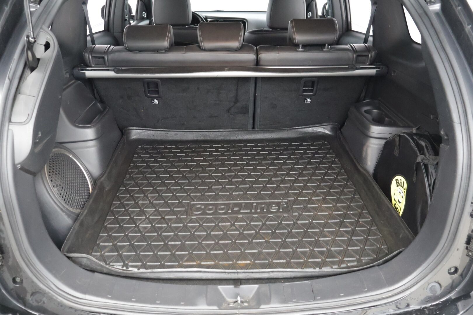 Mitsubishi Outlander PHEV 2019 Instyle 4WD 5P ** ACC / BLIS / KeyLess / Rockford Fosgate / 360° Kamera / Vetokoukku / Ratinlämmitin / LED* - 2 erinomaiset renkaat / Neliveto / Vetokoukku* - HULLUT JOULUT KORKOTARJOUS 2,49% 