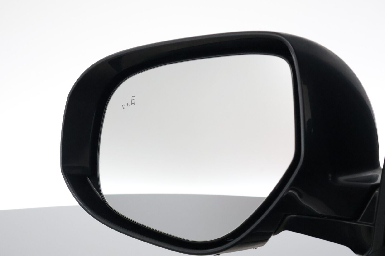 Mitsubishi Outlander PHEV 2019 Instyle 4WD 5P ** ACC / BLIS / KeyLess / Rockford Fosgate / 360° Kamera / Vetokoukku / Ratinlämmitin / LED* - 2 erinomaiset renkaat / Neliveto / Vetokoukku* - HULLUT JOULUT KORKOTARJOUS 2,49% 