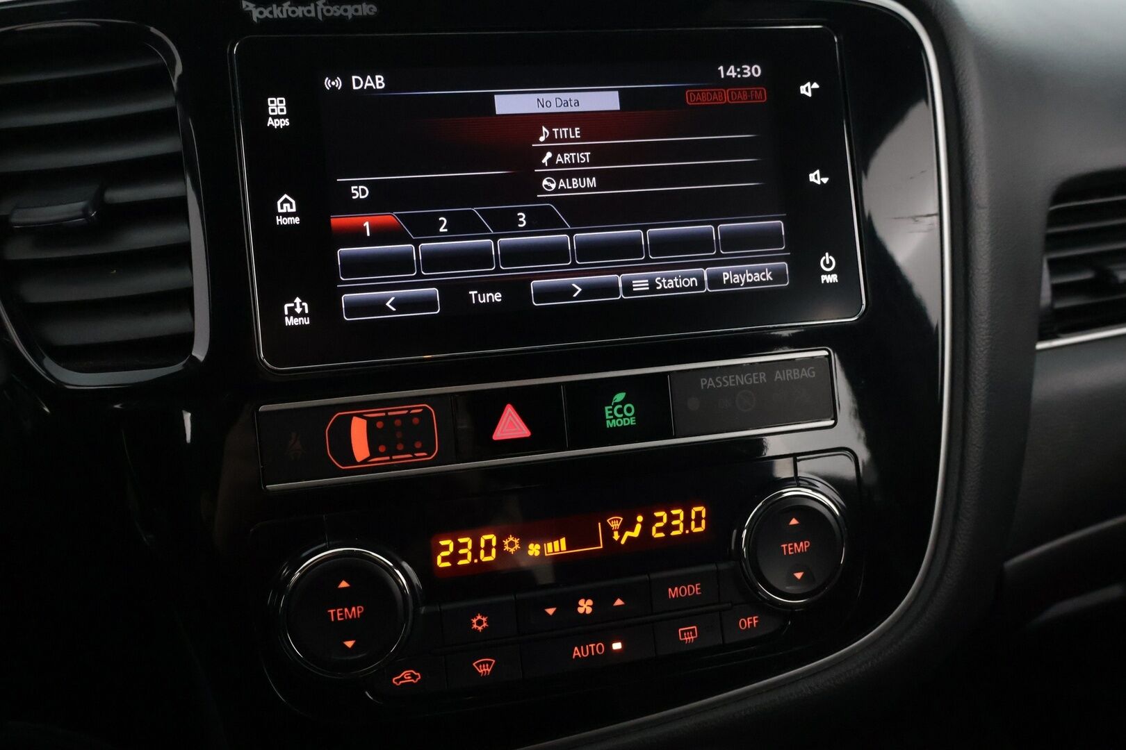 Mitsubishi Outlander PHEV 2019 Instyle 4WD 5P ** ACC / BLIS / KeyLess / Rockford Fosgate / 360° Kamera / Vetokoukku / Ratinlämmitin / LED* - 2 erinomaiset renkaat / Neliveto / Vetokoukku* - HULLUT JOULUT KORKOTARJOUS 2,49% 