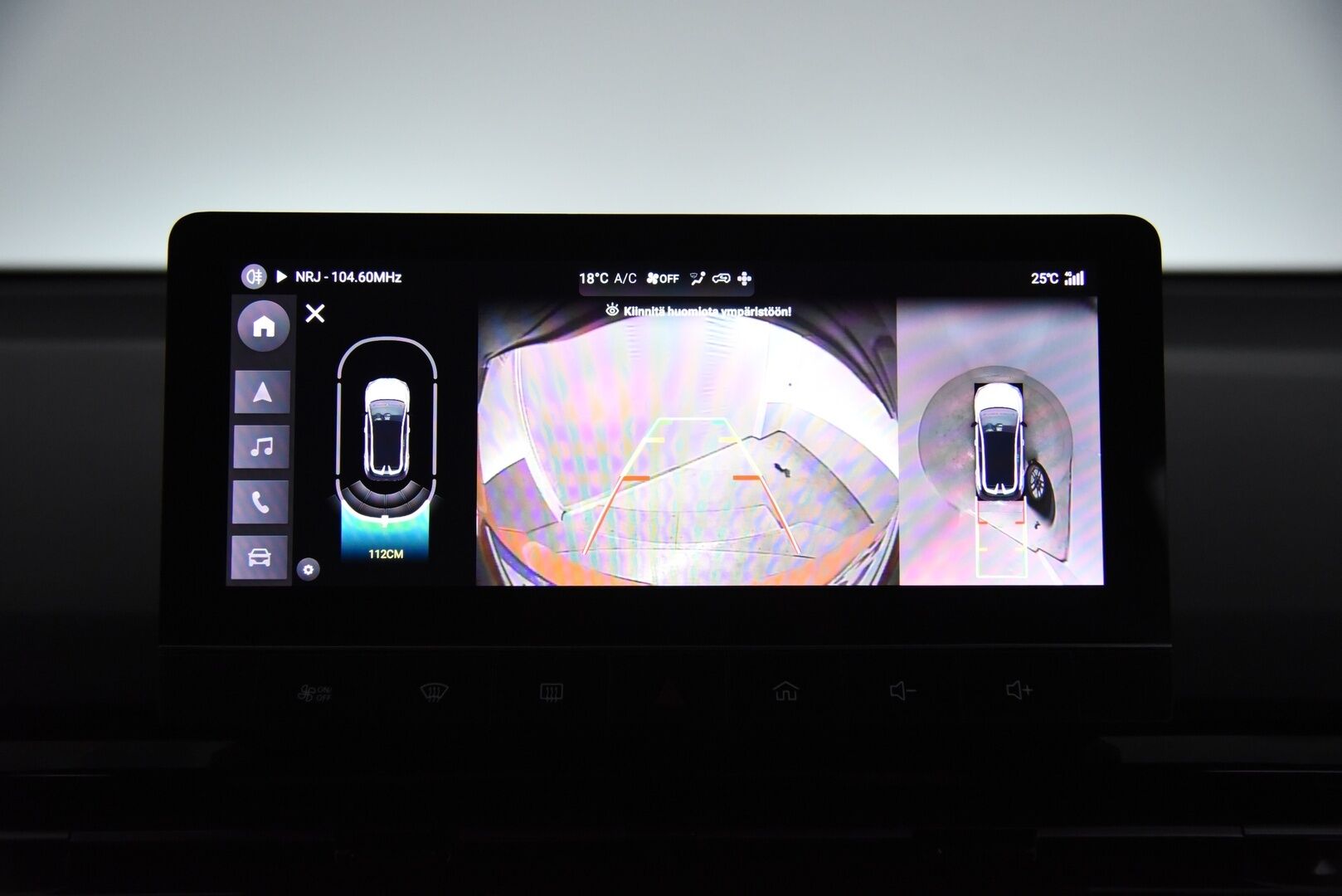 MG MG4 2023 64kwh Luxury Long Range Aut - Adapt.Vakkari / 360-Kamera / Puolinahkasisusta / LED / Apple&Android / Navi / BLIS / Huippuvarusteet 