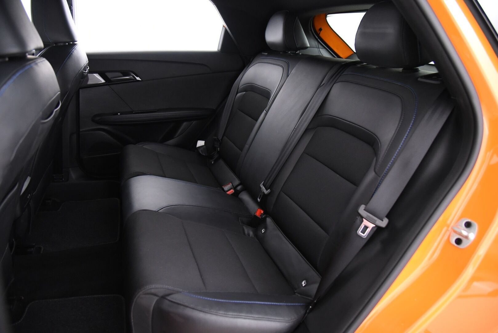 MG MG4 2023 64kwh Luxury Long Range Aut - Adapt.Vakkari / 360-Kamera / Puolinahkasisusta / LED / Apple&Android / Navi / BLIS / Huippuvarusteet 