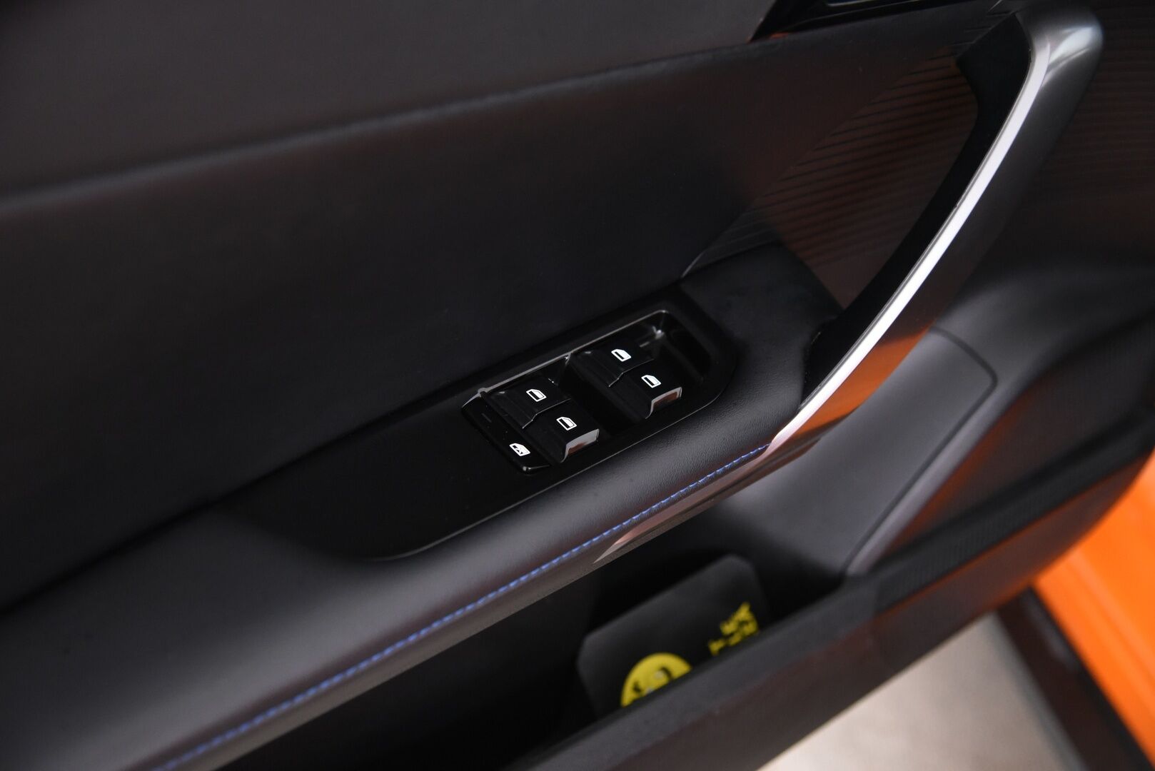 MG MG4 2023 64kwh Luxury Long Range Aut - Adapt.Vakkari / 360-Kamera / Puolinahkasisusta / LED / Apple&Android / Navi / BLIS / Huippuvarusteet 