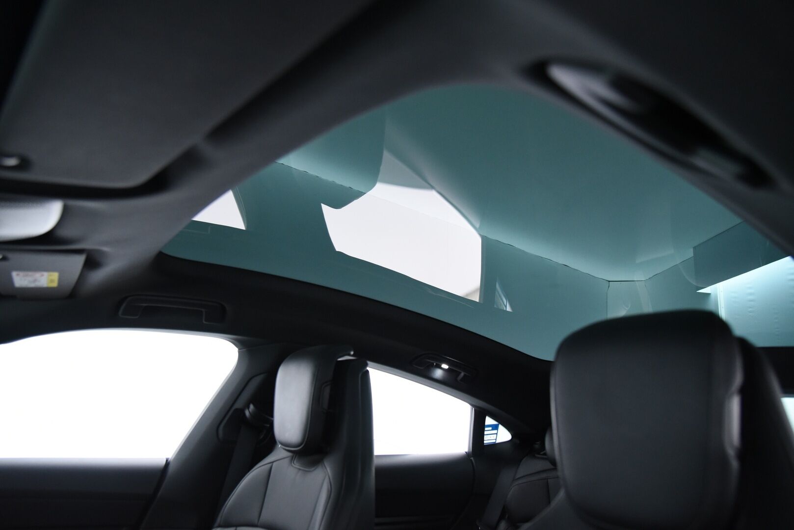 Porsche Taycan 2021 4S Performance Plus * Adapt. Vak. / InnoDrive / Bose / 14-penkit / Lasikatto / PDLS+ / BLIS / PASM * - Todella siisti yksilö! / 21" Mission E Design vanteet / Sport Chrono Plus - paketti - HULLUT AVAJAISHULINAT KORKOTARJOUS 3,29 %