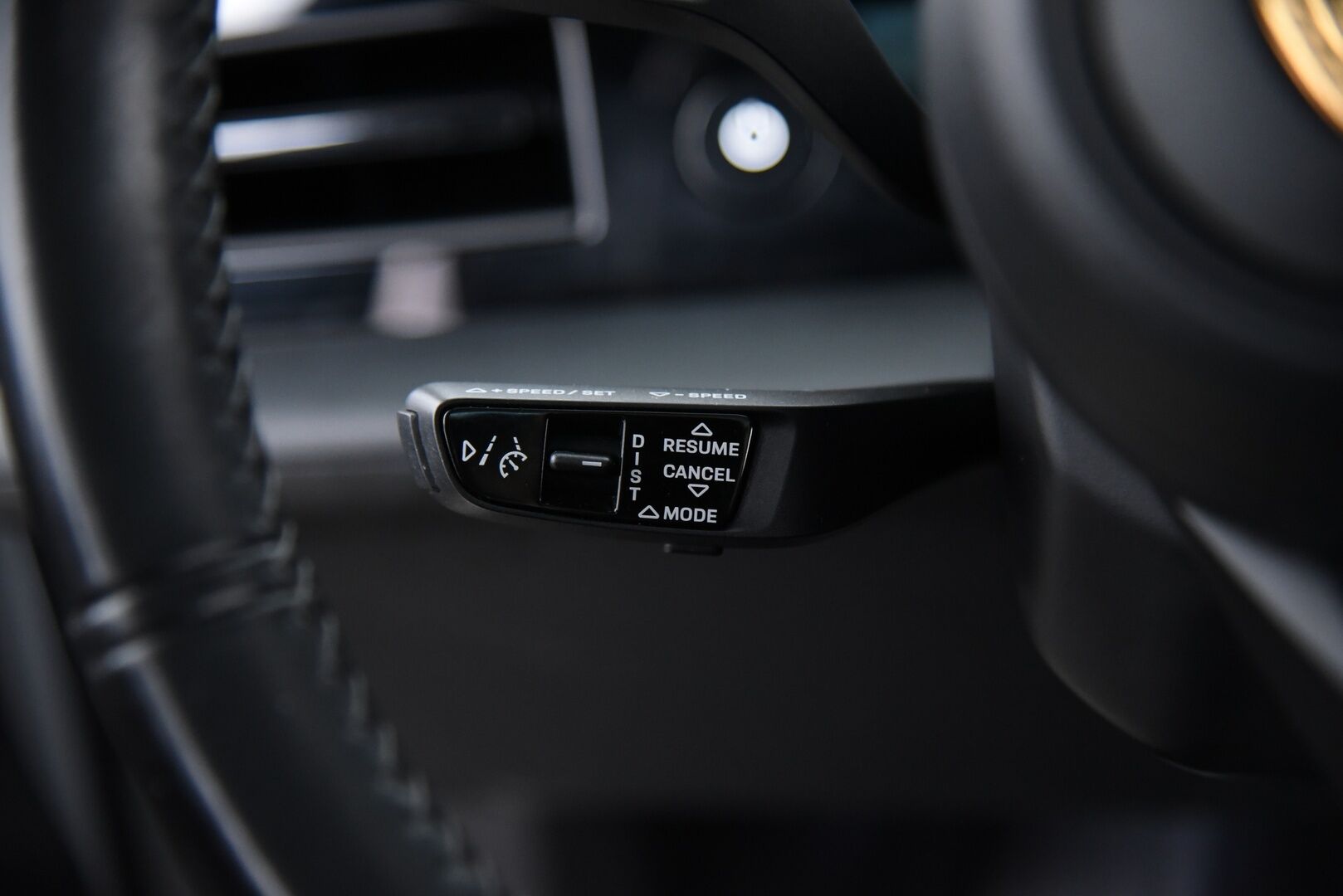 Porsche Taycan 2021 4S Performance Plus * Adapt. Vak. / InnoDrive / Bose / 14-penkit / Lasikatto / PDLS+ / BLIS / PASM * - Todella siisti yksilö! / 21" Mission E Design vanteet / Sport Chrono Plus - paketti - HULLUT AVAJAISHULINAT KORKOTARJOUS 3,29 %