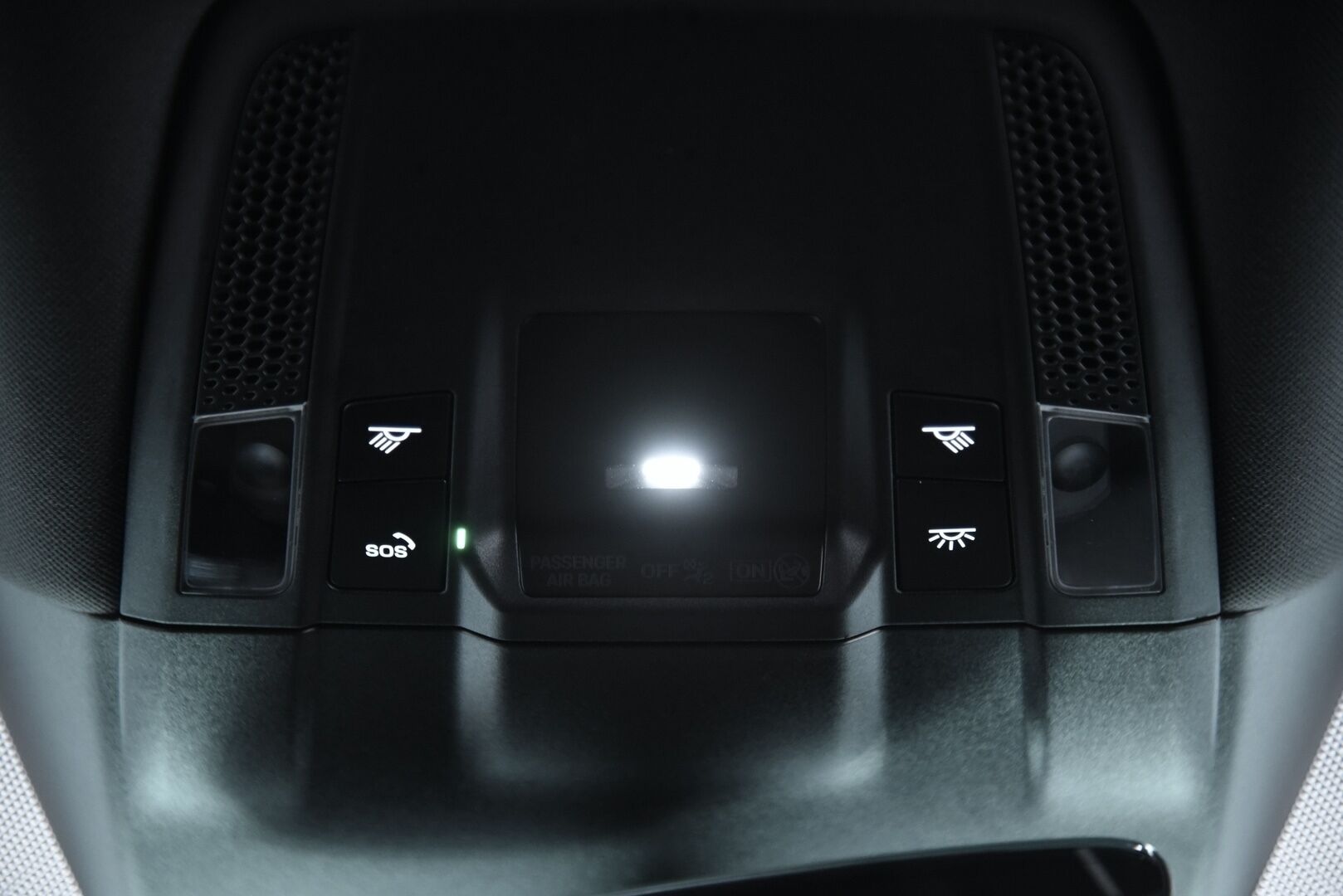 Porsche Taycan 2021 4S Performance Plus * Adapt. Vak. / InnoDrive / Bose / 14-penkit / Lasikatto / PDLS+ / BLIS / PASM * - Todella siisti yksilö! / 21" Mission E Design vanteet / Sport Chrono Plus - paketti - HULLUT AVAJAISHULINAT KORKOTARJOUS 3,29 %