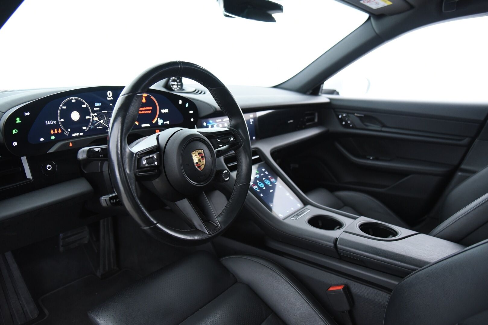 Porsche Taycan 2021 4S Performance Plus * Adapt. Vak. / InnoDrive / Bose / 14-penkit / Lasikatto / PDLS+ / BLIS / PASM * - Todella siisti yksilö! / 21" Mission E Design vanteet / Sport Chrono Plus - paketti - HULLUT AVAJAISHULINAT KORKOTARJOUS 3,29 %