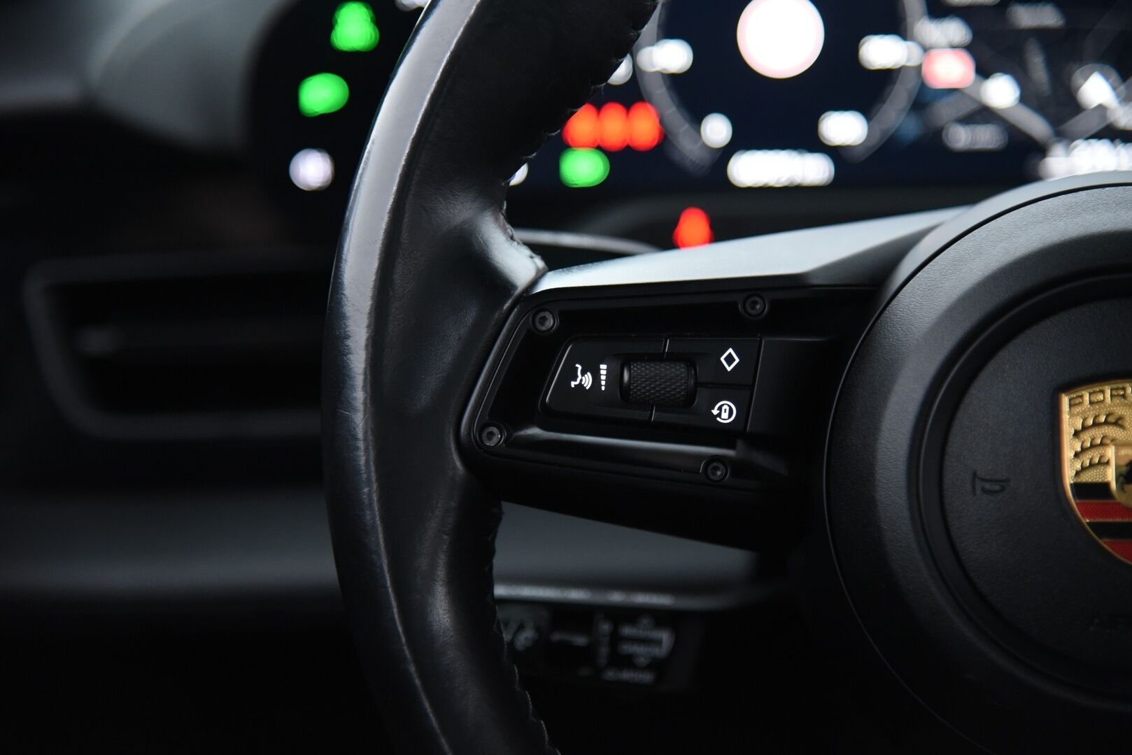 Porsche Taycan 2021 4S Performance Plus * Adapt. Vak. / InnoDrive / Bose / 14-penkit / Lasikatto / PDLS+ / BLIS / PASM * - Todella siisti yksilö! / 21" Mission E Design vanteet / Sport Chrono Plus - paketti - HULLUT AVAJAISHULINAT KORKOTARJOUS 3,29 %