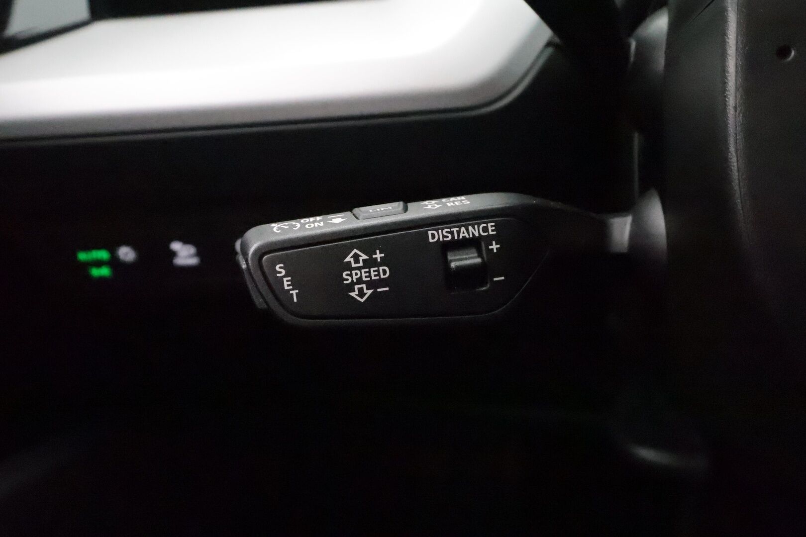 Audi Q4 e-tron 2022 35 e-tron - | ACC | ILP | Matrix | Digimittaristo | Audi Sound System | P.kamera | Navi | Apple & Android | Sähk. takaluukku | 2x renkaat aluin | 