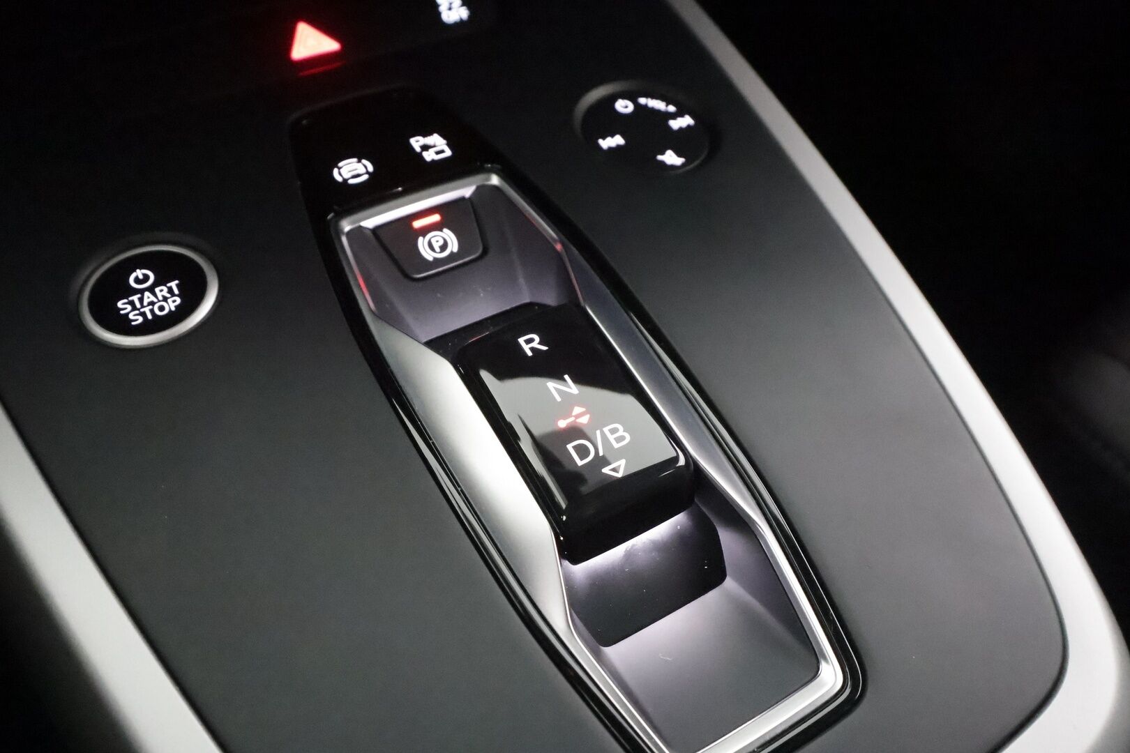 Audi Q4 e-tron 2022 35 e-tron - | ACC | ILP | Matrix | Digimittaristo | Audi Sound System | P.kamera | Navi | Apple & Android | Sähk. takaluukku | 2x renkaat aluin | 