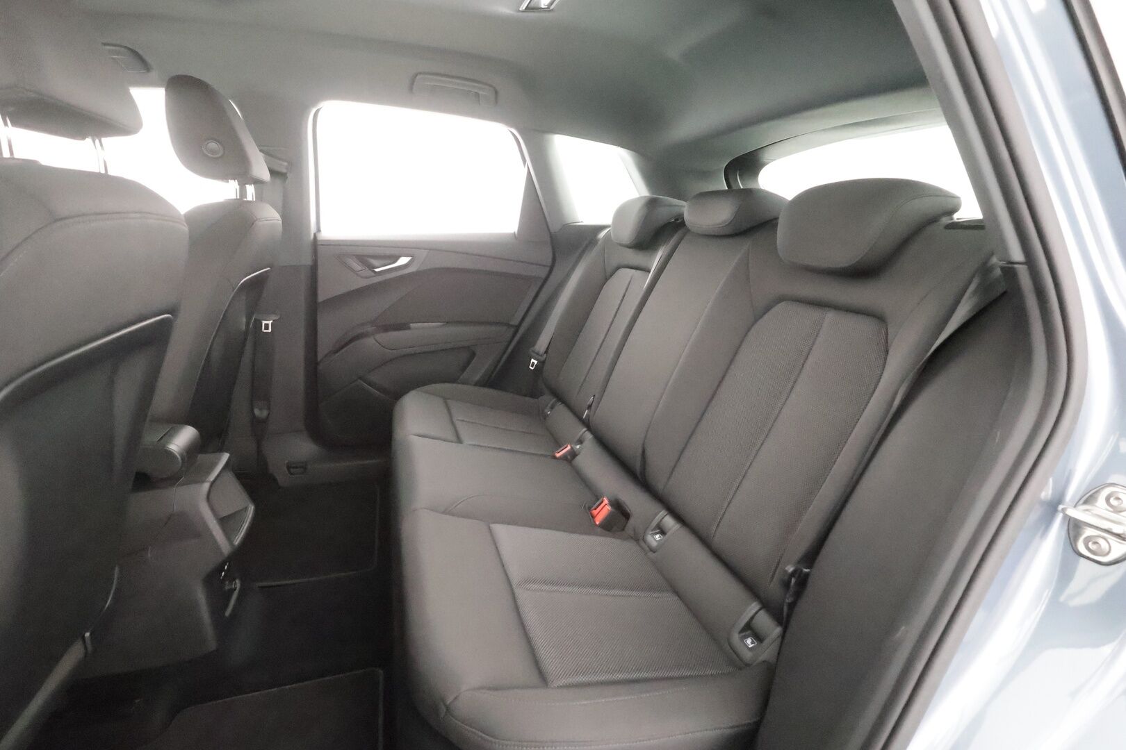 Audi Q4 e-tron 2022 35 e-tron - | ACC | ILP | Matrix | Digimittaristo | Audi Sound System | P.kamera | Navi | Apple & Android | Sähk. takaluukku | 2x renkaat aluin | 