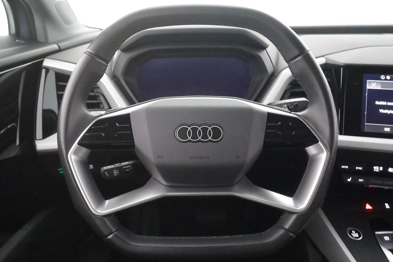 Audi Q4 e-tron 2022 35 e-tron - | ACC | ILP | Matrix | Digimittaristo | Audi Sound System | P.kamera | Navi | Apple & Android | Sähk. takaluukku | 2x renkaat aluin | 