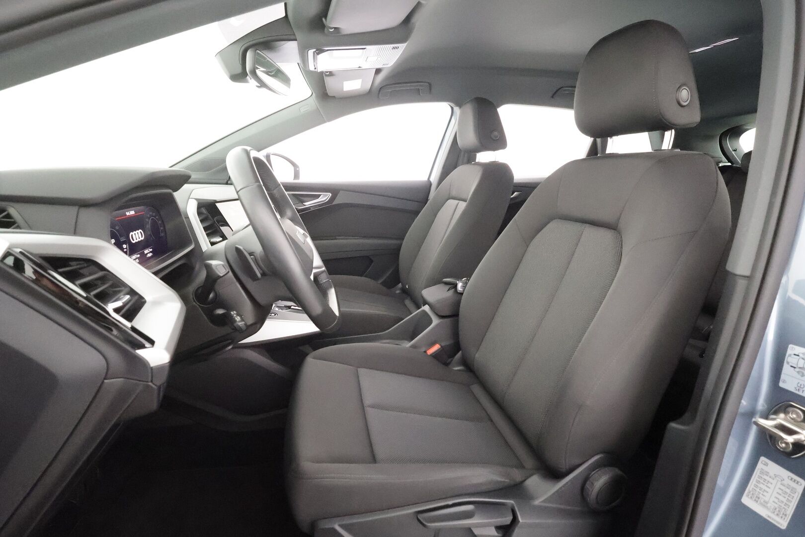 Audi Q4 e-tron 2022 35 e-tron - | ACC | ILP | Matrix | Digimittaristo | Audi Sound System | P.kamera | Navi | Apple & Android | Sähk. takaluukku | 2x renkaat aluin | 