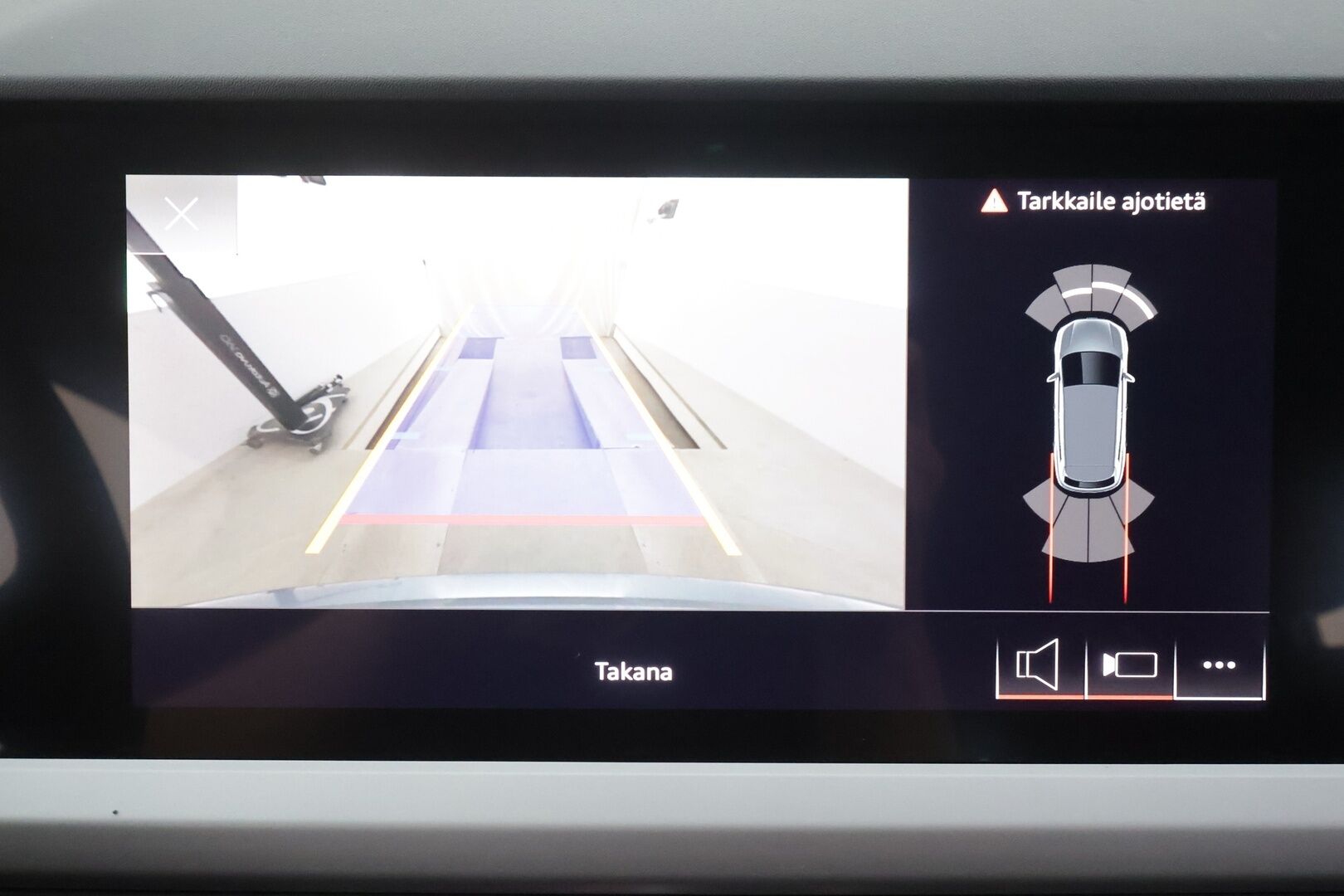 Audi Q4 e-tron 2022 35 e-tron - | ACC | ILP | Matrix | Digimittaristo | Audi Sound System | P.kamera | Navi | Apple & Android | Sähk. takaluukku | 2x renkaat aluin | 