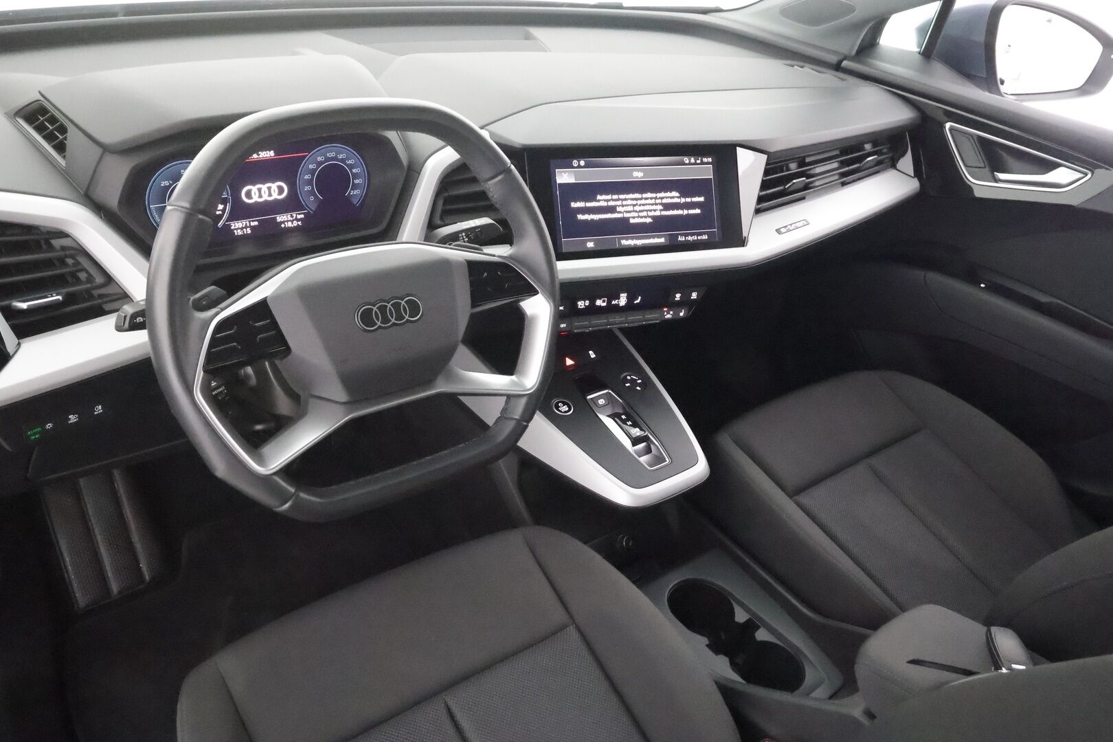 Audi Q4 e-tron 2022 35 e-tron - | ACC | ILP | Matrix | Digimittaristo | Audi Sound System | P.kamera | Navi | Apple & Android | Sähk. takaluukku | 2x renkaat aluin | 