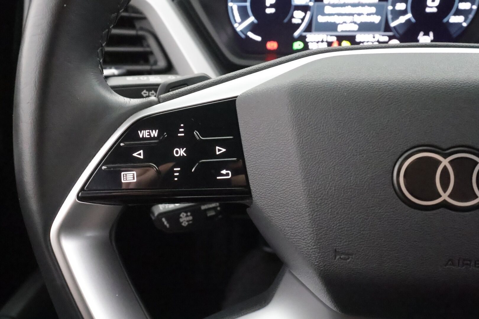 Audi Q4 e-tron 2022 35 e-tron - | ACC | ILP | Matrix | Digimittaristo | Audi Sound System | P.kamera | Navi | Apple & Android | Sähk. takaluukku | 2x renkaat aluin | 