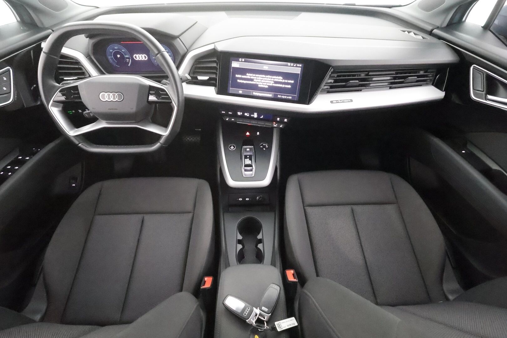 Audi Q4 e-tron 2022 35 e-tron - | ACC | ILP | Matrix | Digimittaristo | Audi Sound System | P.kamera | Navi | Apple & Android | Sähk. takaluukku | 2x renkaat aluin | 
