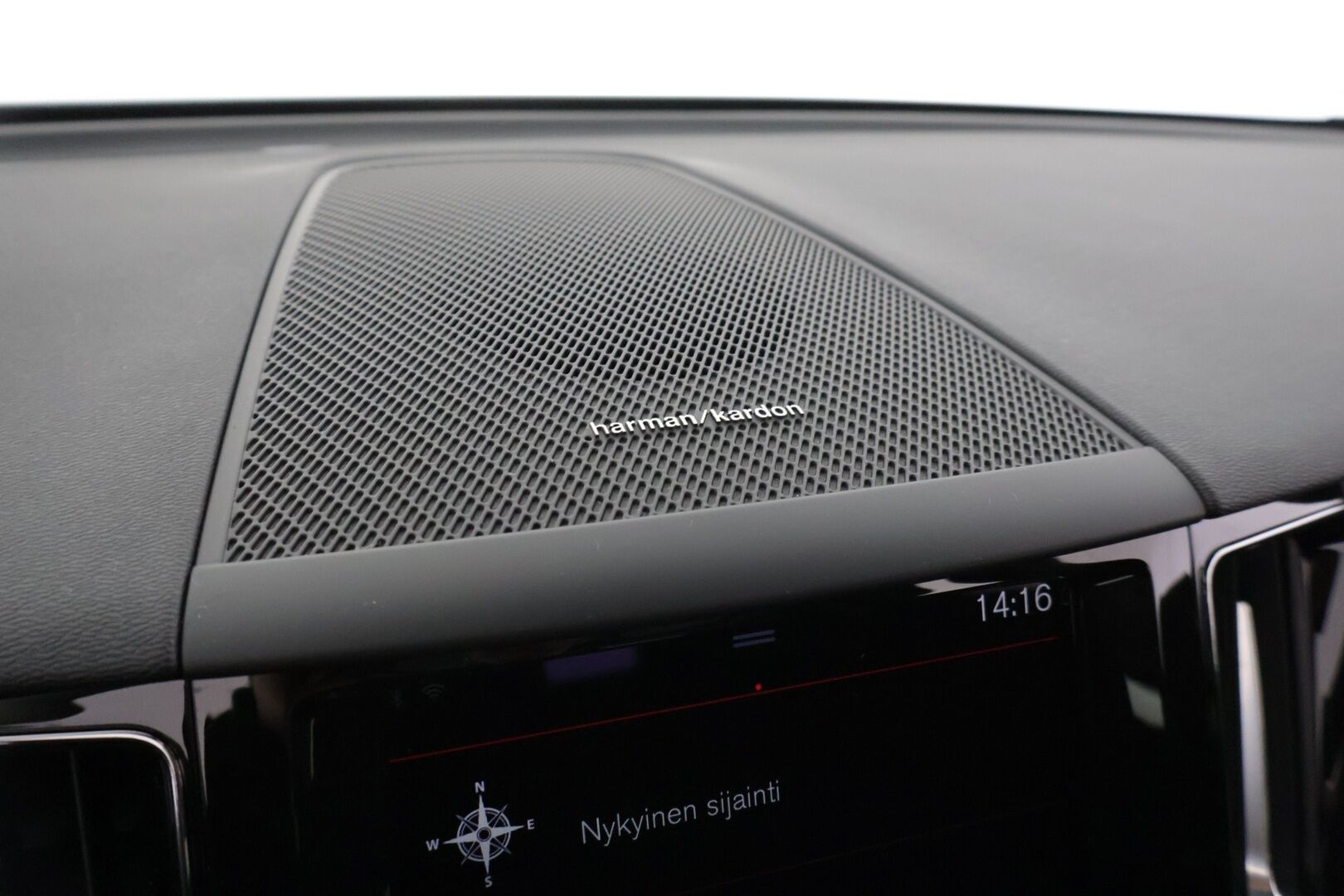 Volvo XC60 2021 T6 AWD Recharge Inscription Expression *Harman&Kardon / Panorama / Koukku / P-Kamera / Cruise / P-Lämmitin / Navi* - *2x Renkaat & Vanteet / Juuri Huollettu & Katsastettu*