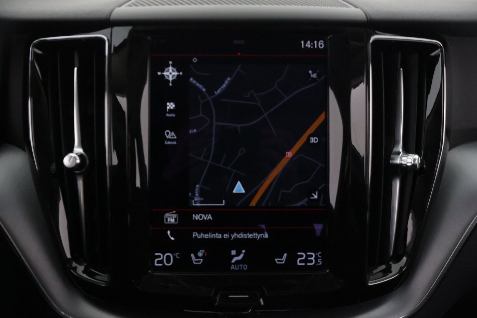 Volvo XC60 2021 T6 AWD Recharge Inscription Expression *Harman&Kardon / Panorama / Koukku / P-Kamera / Cruise / P-Lämmitin / Navi* - *2x Renkaat & Vanteet / Juuri Huollettu & Katsastettu*