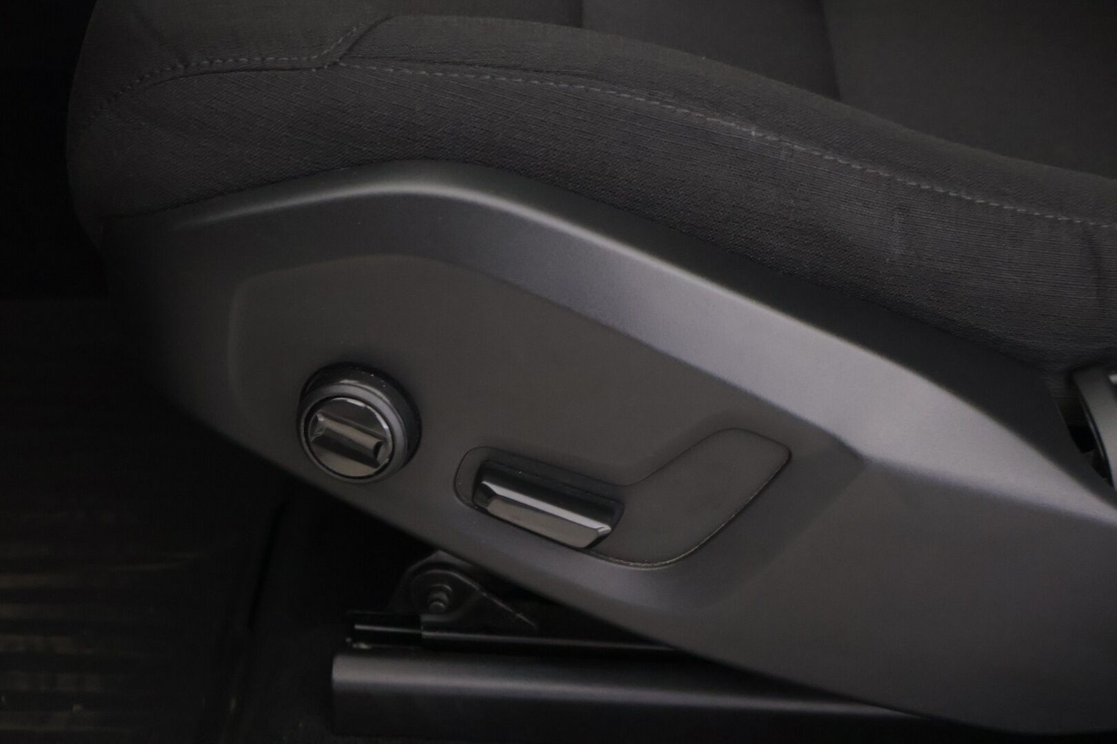 Volvo XC60 2021 T6 AWD Recharge Inscription Expression *Harman&Kardon / Panorama / Koukku / P-Kamera / Cruise / P-Lämmitin / Navi* - *2x Renkaat & Vanteet / Juuri Huollettu & Katsastettu*