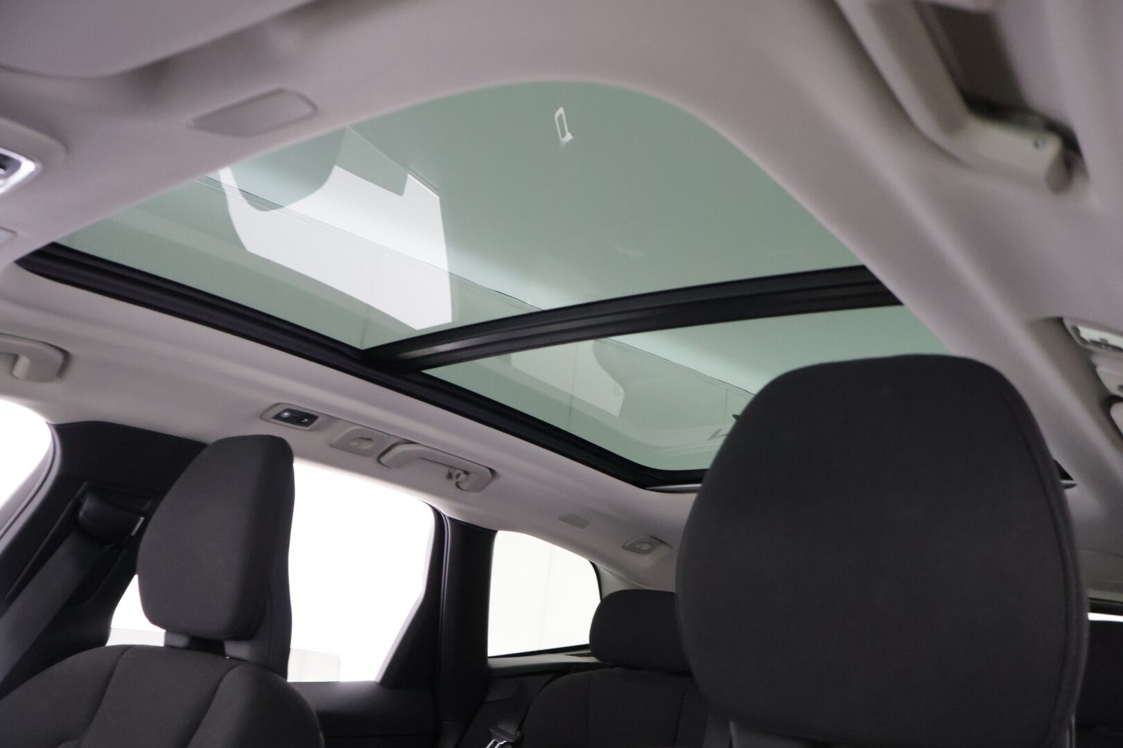 Volvo XC60 2021 T6 AWD Recharge Inscription Expression *Harman&Kardon / Panorama / Koukku / P-Kamera / Cruise / P-Lämmitin / Navi* - *2x Renkaat & Vanteet / Juuri Huollettu & Katsastettu*