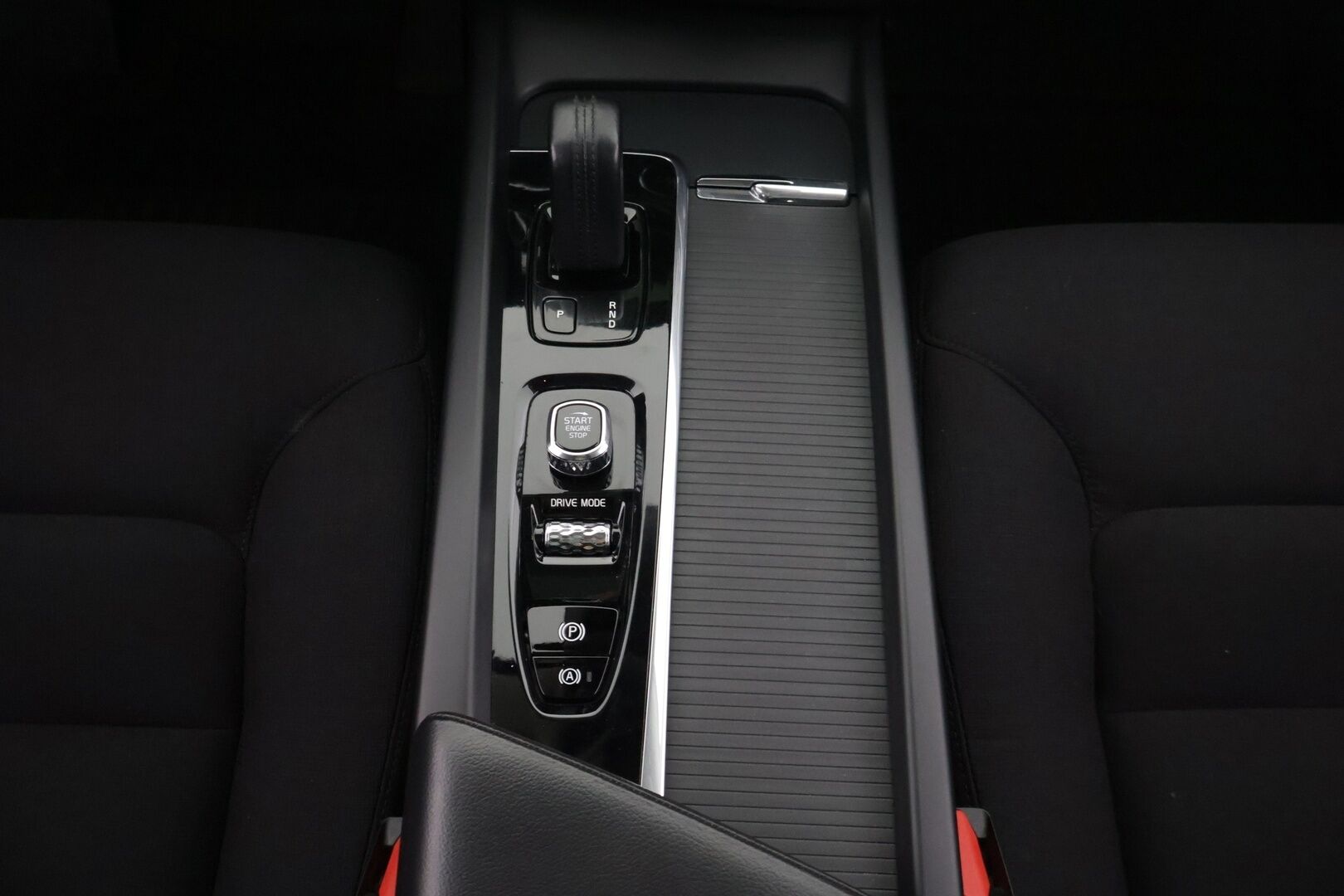 Volvo XC60 2021 T6 AWD Recharge Inscription Expression *Harman&Kardon / Panorama / Koukku / P-Kamera / Cruise / P-Lämmitin / Navi* - *2x Renkaat & Vanteet / Juuri Huollettu & Katsastettu*