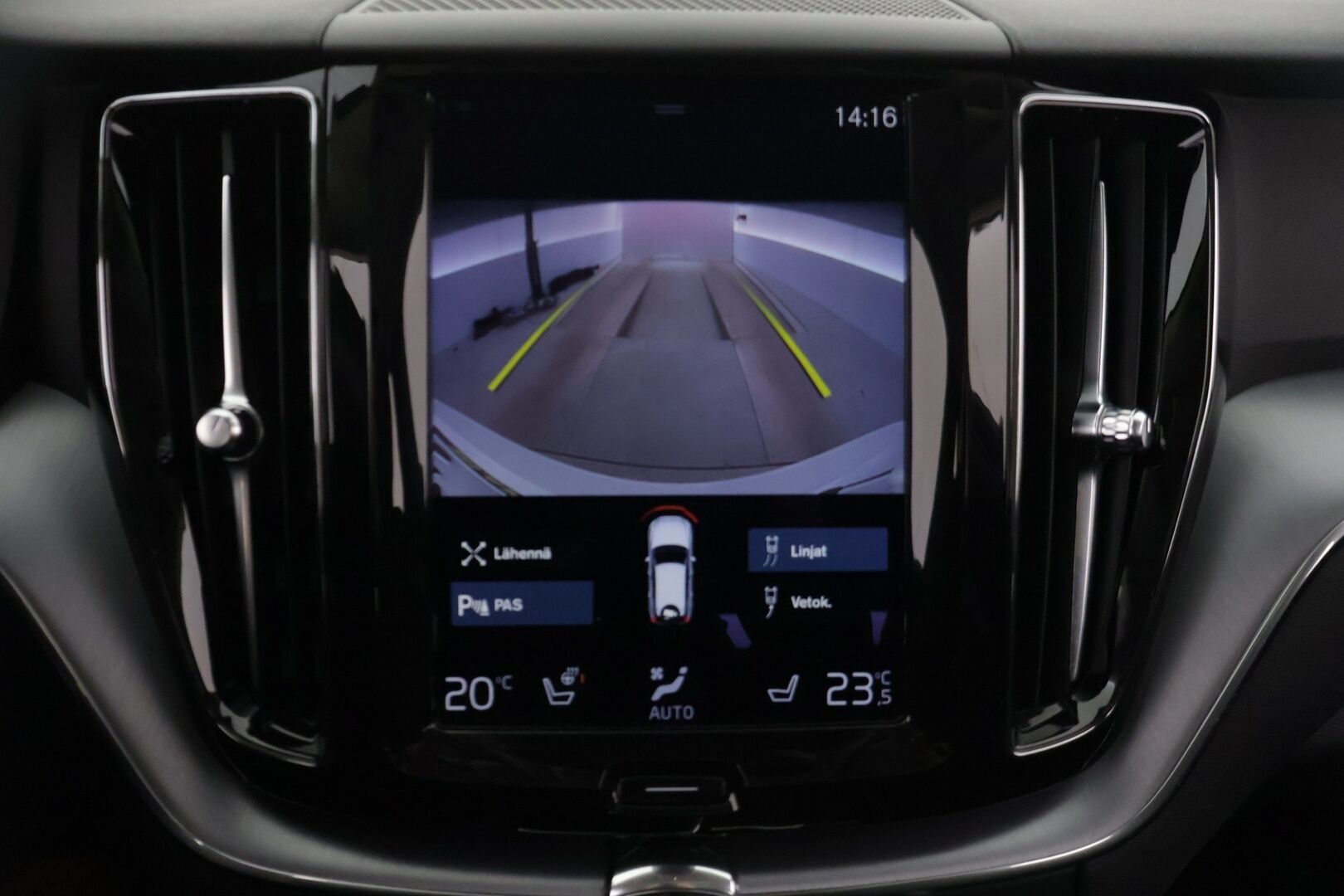 Volvo XC60 2021 T6 AWD Recharge Inscription Expression *Harman&Kardon / Panorama / Koukku / P-Kamera / Cruise / P-Lämmitin / Navi* - *2x Renkaat & Vanteet / Juuri Huollettu & Katsastettu*