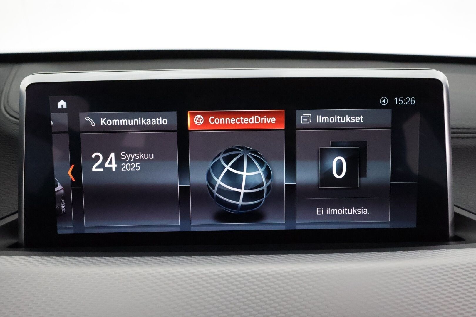 BMW X1 2021 F48 xDrive25e A Business M Sport Shadowline *Vakkari / P.tutkat / Sporttipenkit / LED / Navi / Sähköluukku* - Akku kuntotarkastettu 92,5% / Kahdet renkaat aluvanteilla