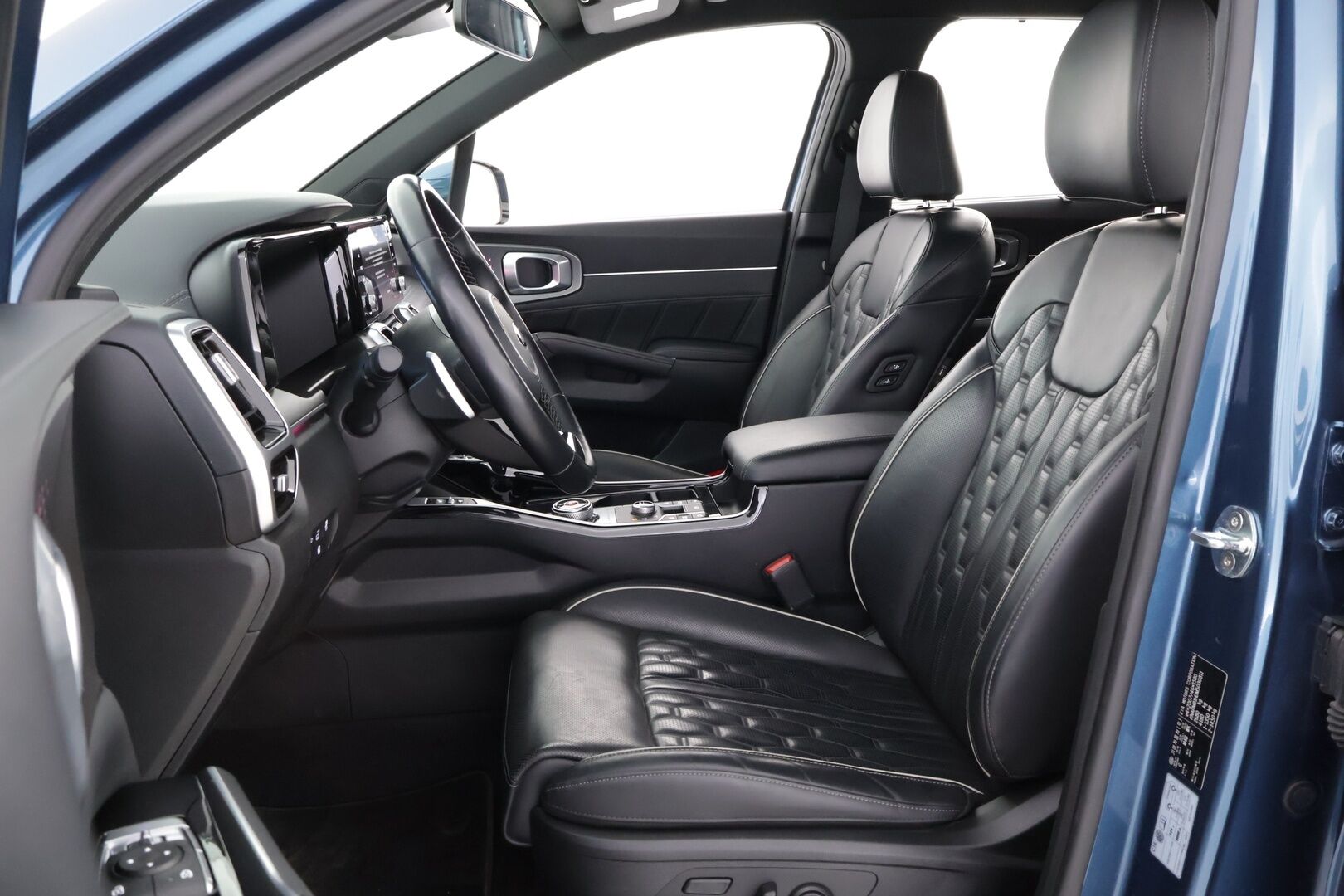 KIA SORENTO 2021 1,6 T-GDI Plug-in Hybrid AWD Business Luxury AT 7P - 7P | ACC | HUD | Bose | 360°kamera | Ilmastoidut nahat | Muistipenkki | Keyless | LED | Ratinlämmitin | Supervarusteet! - KORKO VAIN 3,99 %