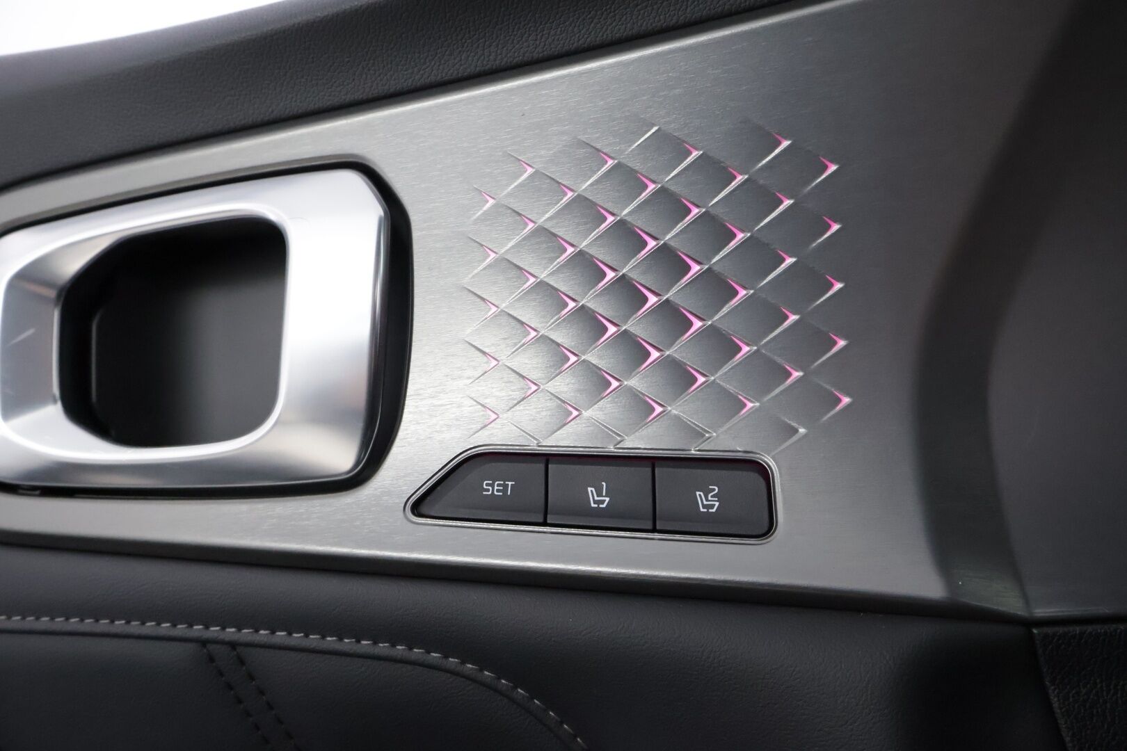 KIA SORENTO 2021 1,6 T-GDI Plug-in Hybrid AWD Business Luxury AT 7P - 7P | ACC | HUD | Bose | 360°kamera | Ilmastoidut nahat | Muistipenkki | Keyless | LED | Ratinlämmitin | Supervarusteet! - KORKO VAIN 3,99 %