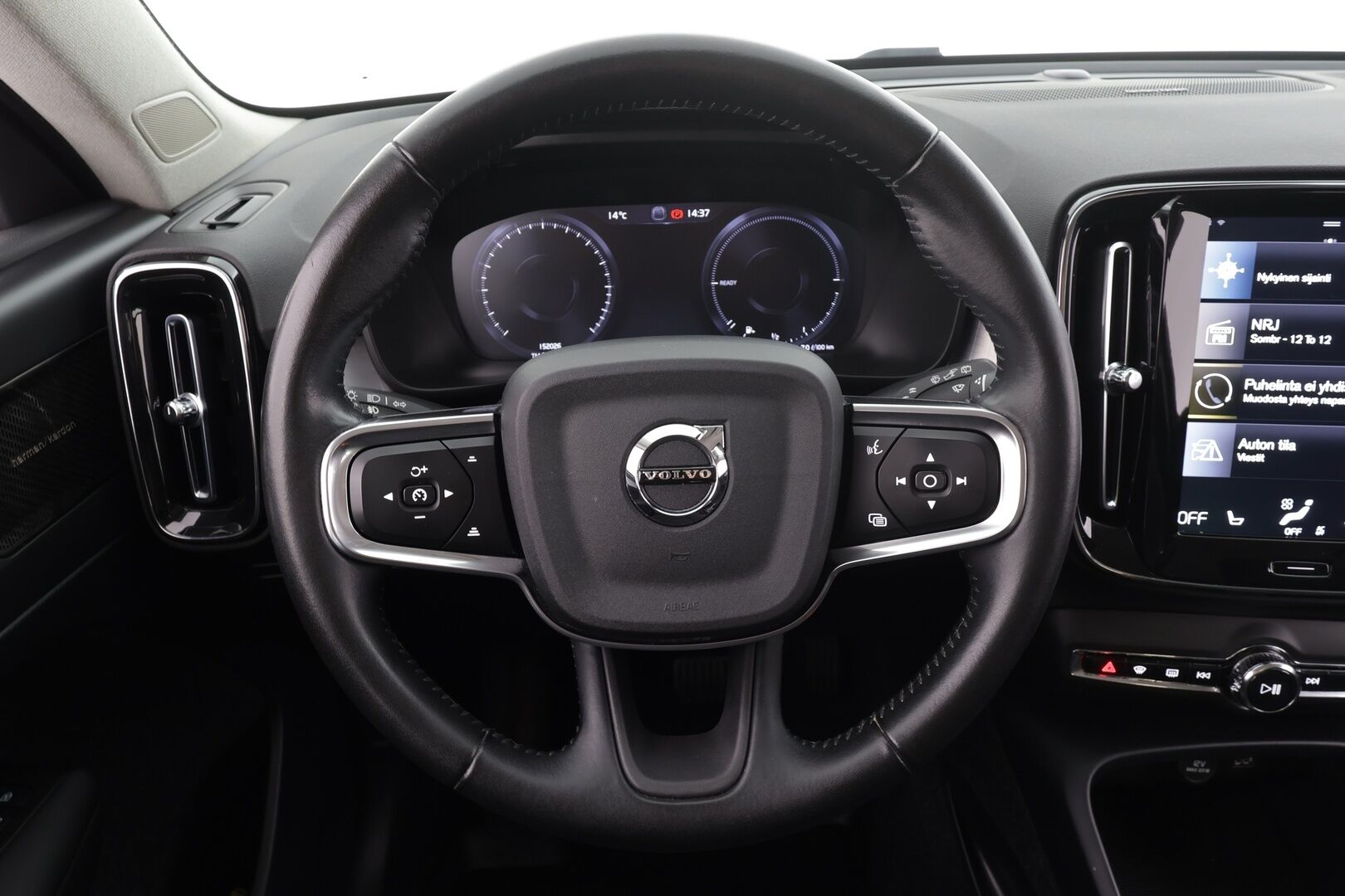 Volvo XC40 2021 T4 TwE Inscription Expression aut * ACC / P.kamera / LED / Navi / Koukku / H&K / Webasto / KeylessGo * - Kahdet renkaat aluvanteilla / Merkkihuollettu