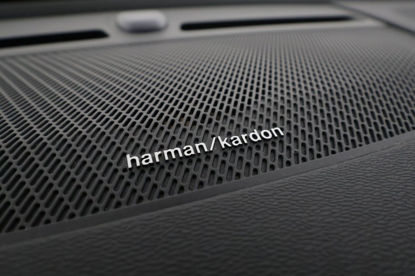 Volvo XC40 2021 T4 TwE Inscription Expression aut * ACC / P.kamera / LED / Navi / Koukku / H&K / Webasto / KeylessGo * - Kahdet renkaat aluvanteilla / Merkkihuollettu