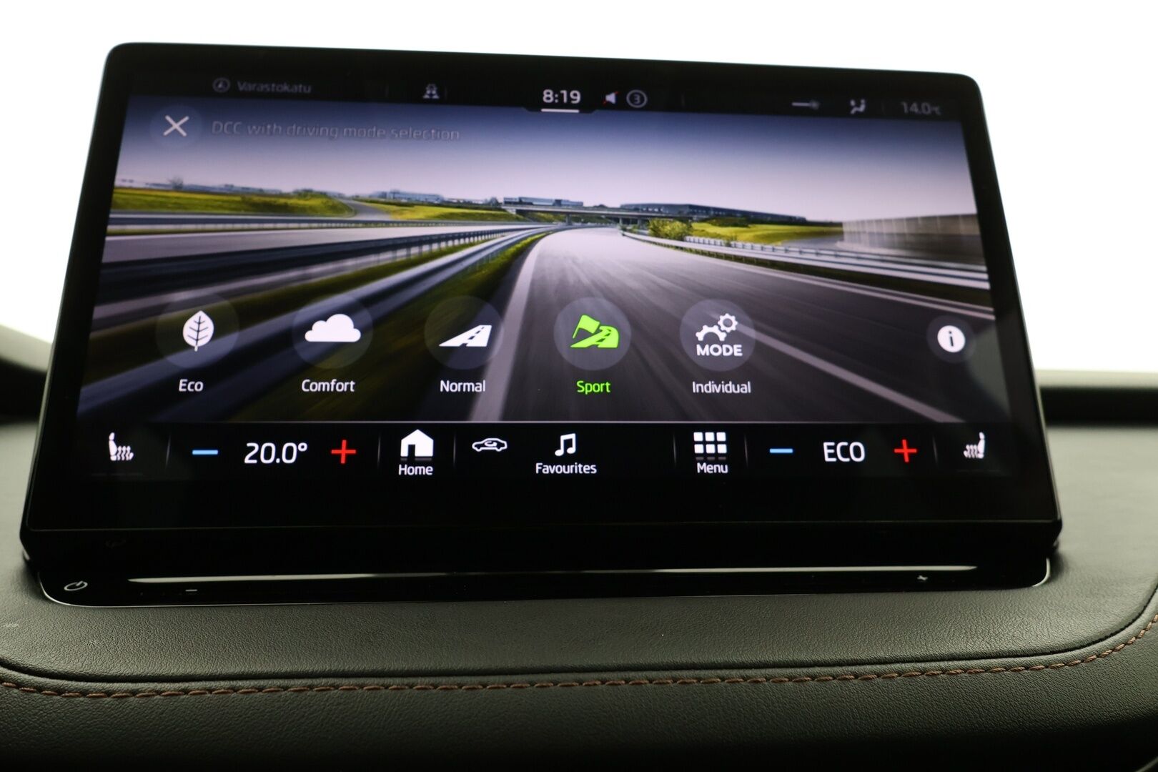 SKODA ENYAQ 2021 iV80 150 kW - Lämpöpumppu | ACC | Panorama | Koukku | P-kamera | Nahkasisusta | KeylessGo | Kahdet Skodan vanteet | Merkkihuoltohistoria