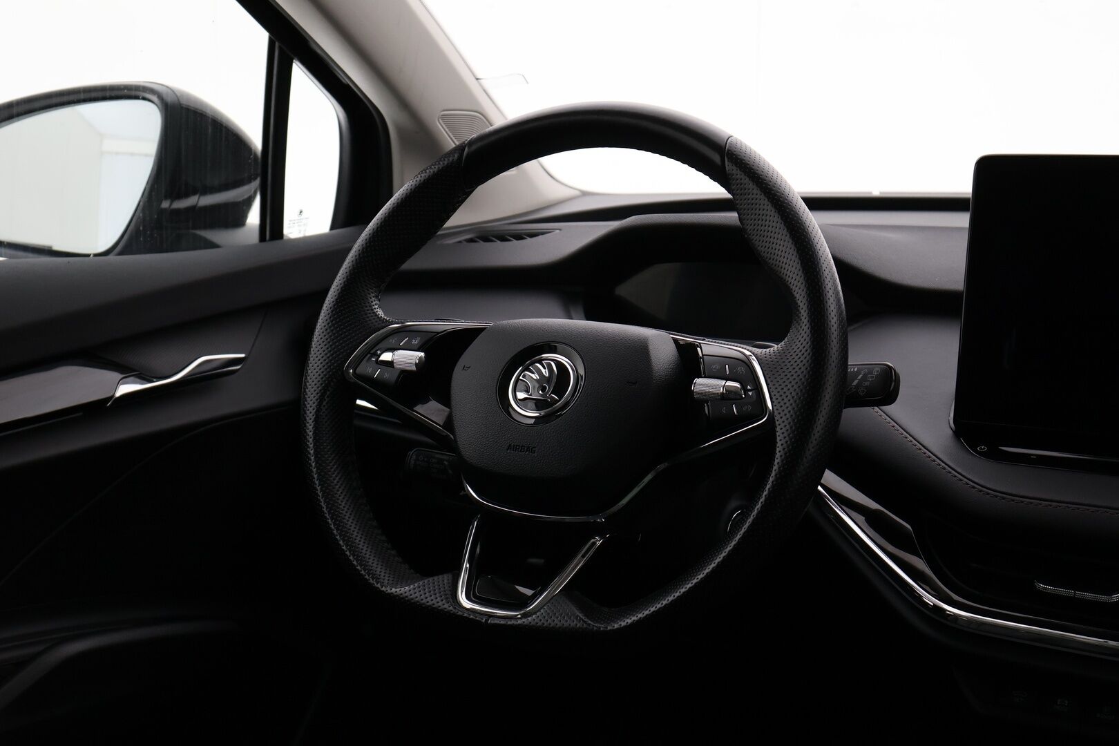 SKODA ENYAQ 2021 iV80 150 kW - Lämpöpumppu | ACC | Panorama | Koukku | P-kamera | Nahkasisusta | KeylessGo | Kahdet Skodan vanteet | Merkkihuoltohistoria