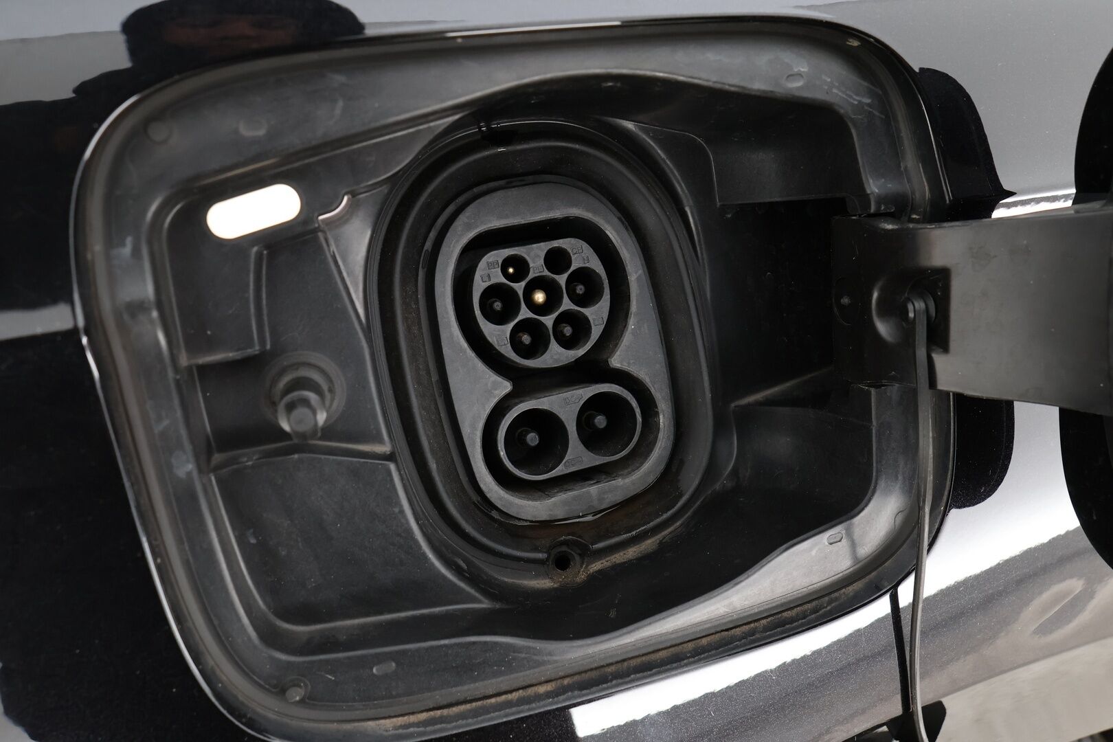 SKODA ENYAQ 2021 iV80 150 kW - Lämpöpumppu | ACC | Panorama | Koukku | P-kamera | Nahkasisusta | KeylessGo | Kahdet Skodan vanteet | Merkkihuoltohistoria