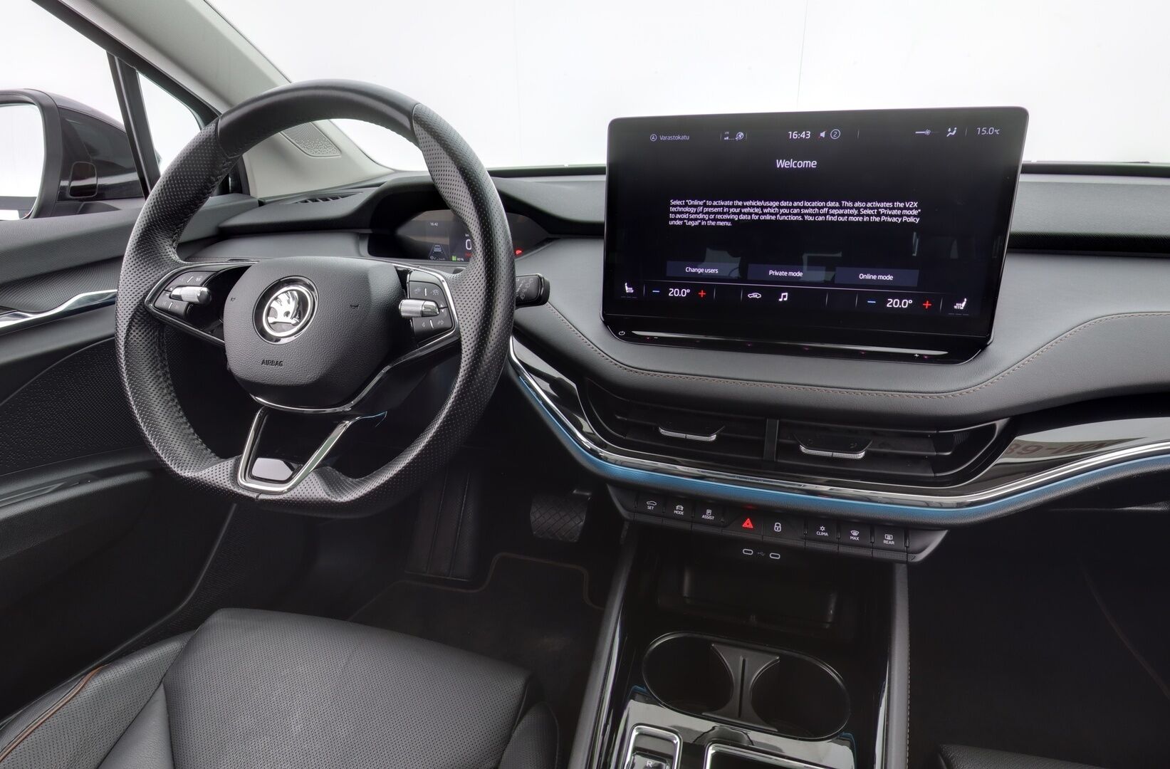 SKODA ENYAQ 2021 iV80 150 kW - Lämpöpumppu | ACC | Panorama | Koukku | P-kamera | Nahkasisusta | KeylessGo | Kahdet Skodan vanteet | Merkkihuoltohistoria