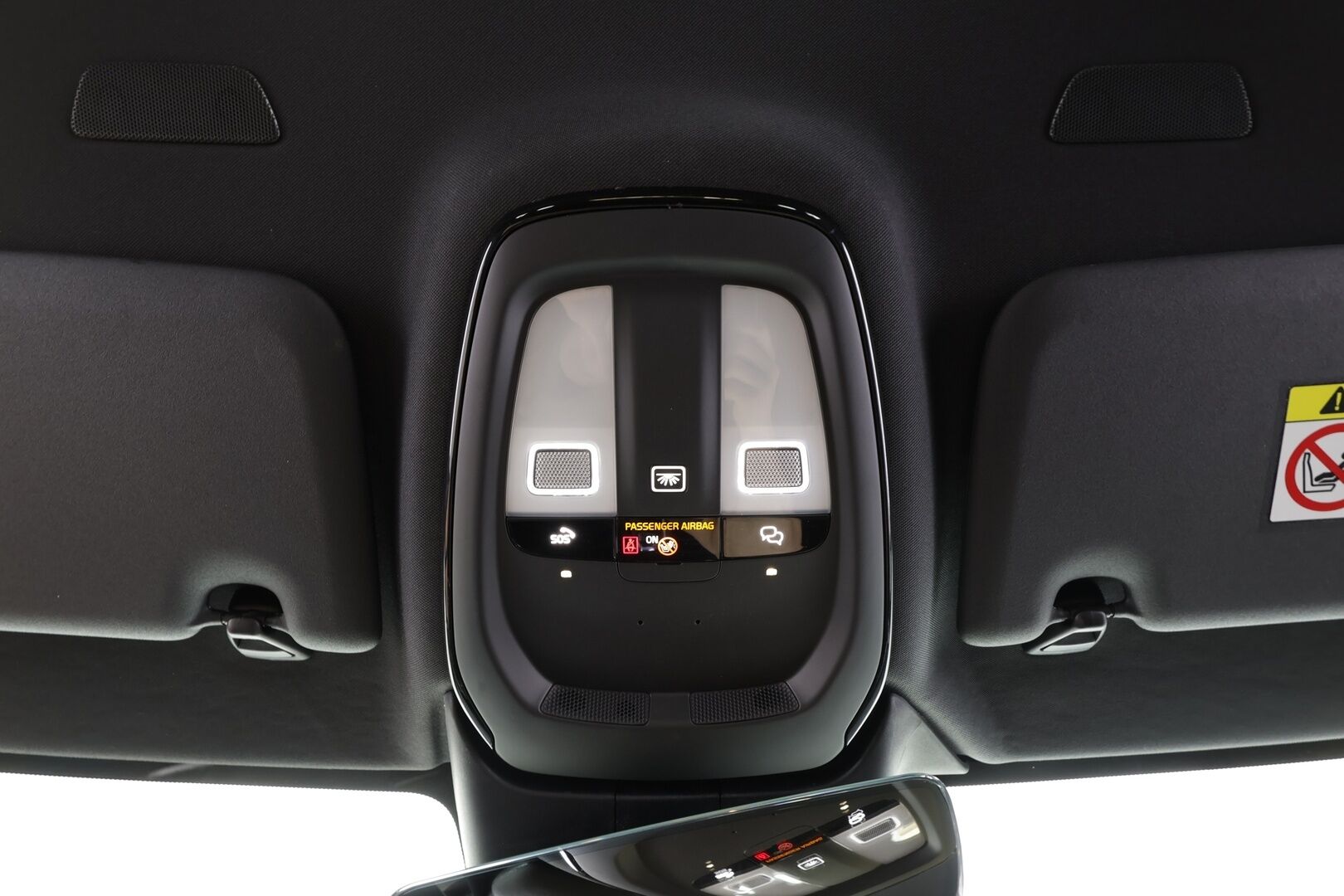 Volvo V60 2023 T6 AWD Long Range Plus Dark aut - Adapt.Vakkari | Full LED | High Perf Audio | Peruutuskamera | Sporttipenkit muistilla | Merkkihuollot | 2x Renkaat Aluvantein | Näyttävä!