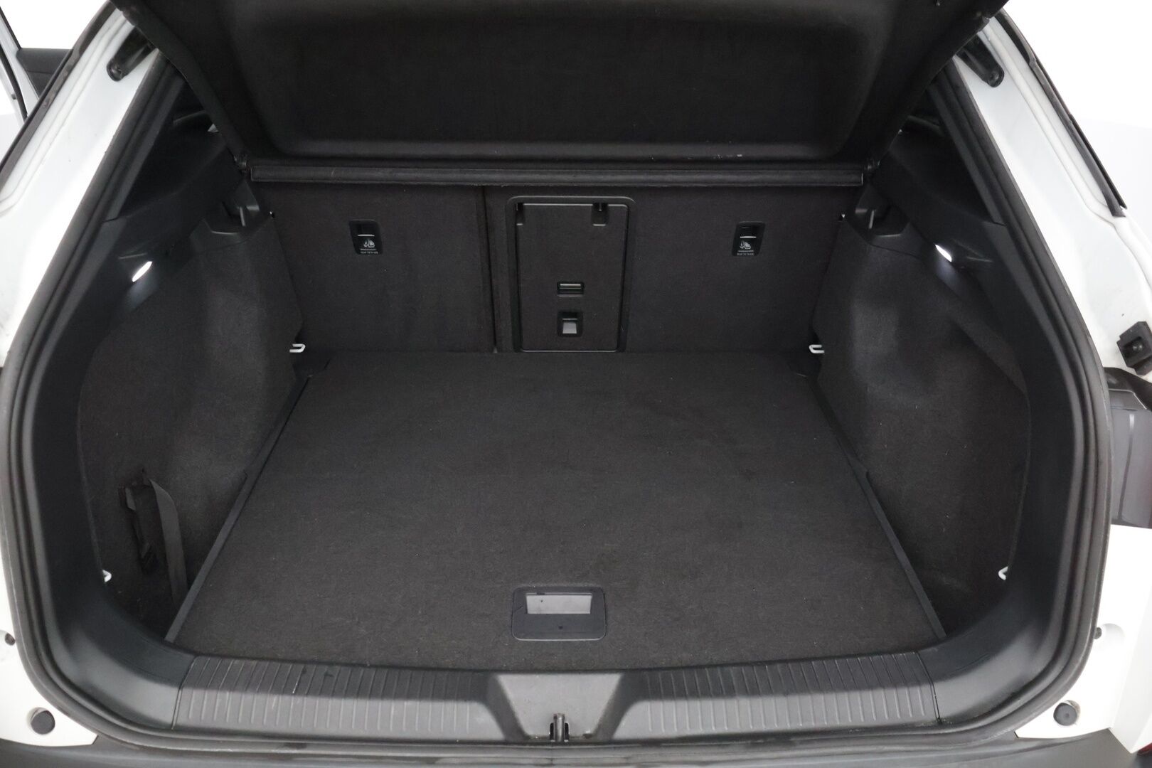 Volkswagen ID.4 2023 ID.4 GTX 220 KW * / Acc / 360-kamera / Koukku / Blind Spot / IQ Light / Travel assist / Comfort access / Ratinlämmitin / * - Juuri saapunut täyteen pakattu GTX 