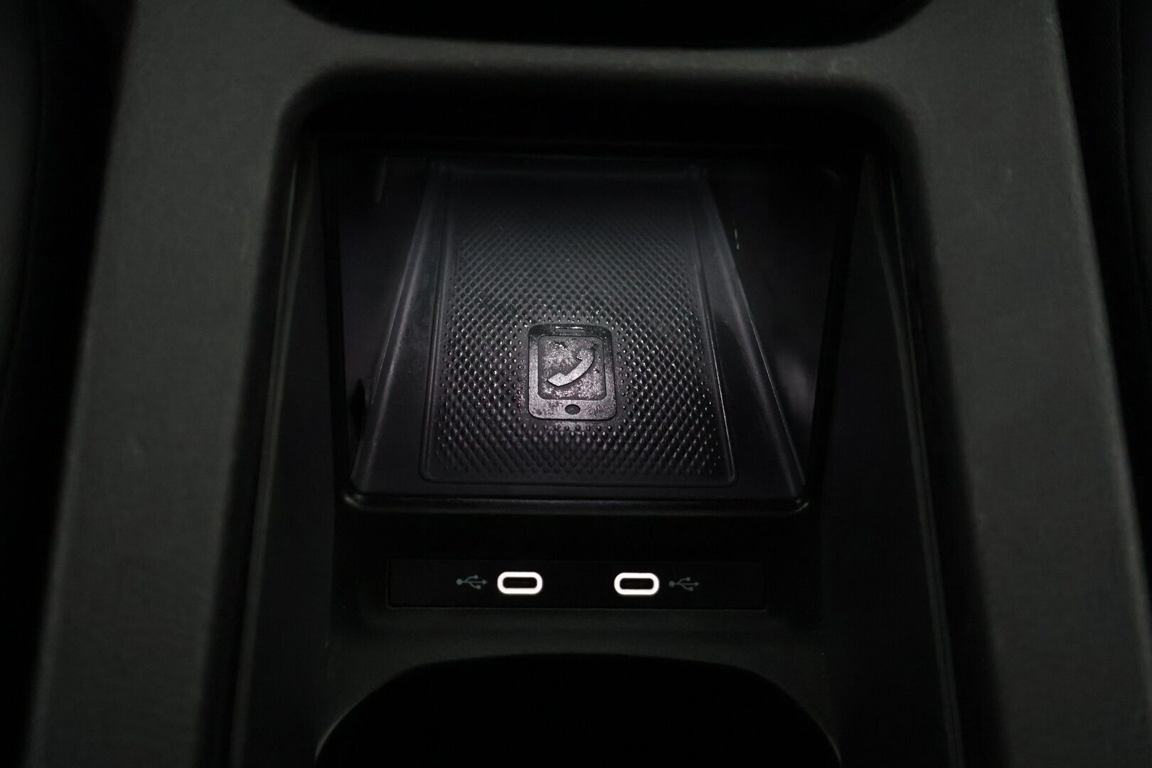 Volkswagen ID.4 2023 ID.4 GTX 220 KW * / Acc / 360-kamera / Koukku / Blind Spot / IQ Light / Travel assist / Comfort access / Ratinlämmitin / * - Juuri saapunut täyteen pakattu GTX 