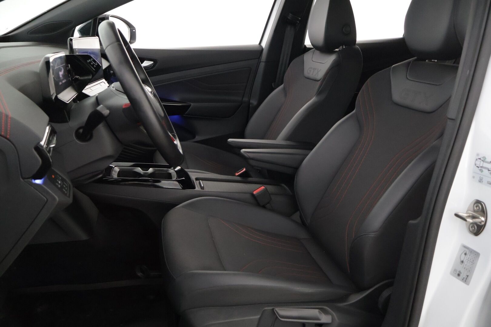 Volkswagen ID.4 2023 ID.4 GTX 220 KW * / Acc / 360-kamera / Koukku / Blind Spot / IQ Light / Travel assist / Comfort access / Ratinlämmitin / * - Juuri saapunut täyteen pakattu GTX 