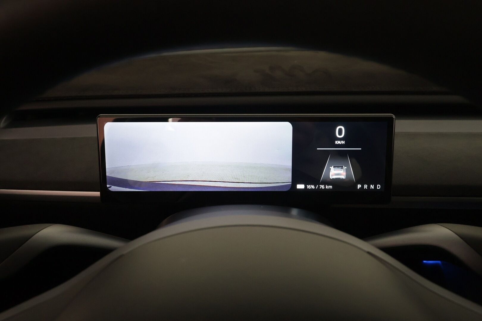 Tesla Model Y 2021 Long Range Dual Motor * Koukku / Lasikatto / ILP / ACC / Matrix-LED / Muistipenkki / P.kamera / Premium Audio * - 2x Latauskaapelit / Kahdet renkaat aluvanteilla