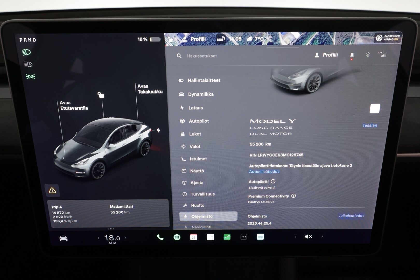 Tesla Model Y 2021 Long Range Dual Motor * Koukku / Lasikatto / ILP / ACC / Matrix-LED / Muistipenkki / P.kamera / Premium Audio * - 2x Latauskaapelit / Kahdet renkaat aluvanteilla